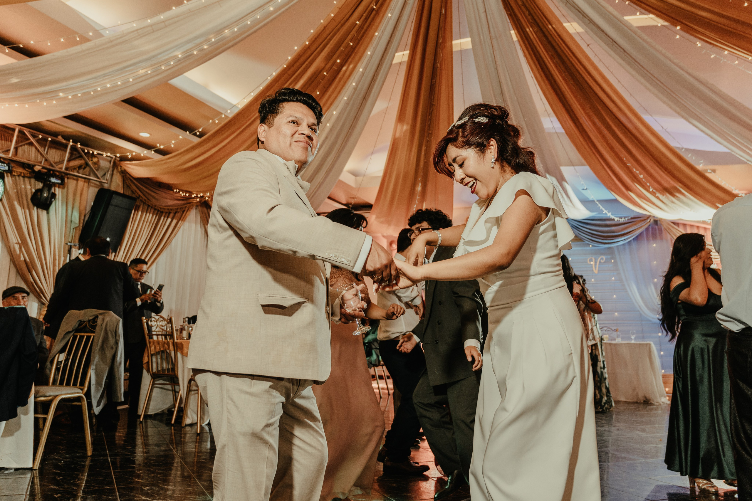 VANESSA + FRANKLIN BODA RELIGIOSA. Studio KVTA | Fotografía y Video de Bodas en Arequipa
