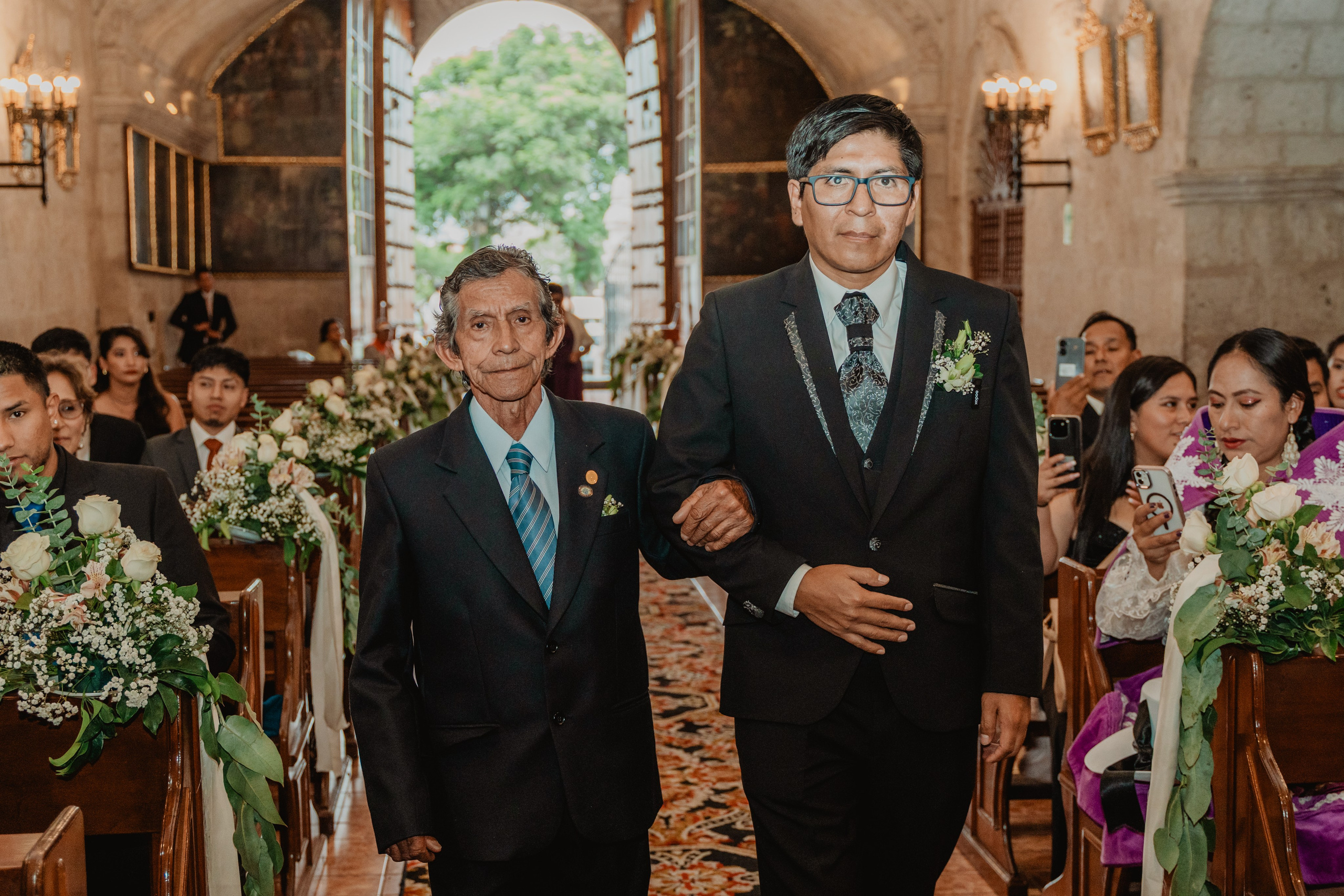 FERNANDO + MARIBEL | BODA RELIGIOSA. Studio KVTA | Fotografía y Video de Bodas en Arequipa