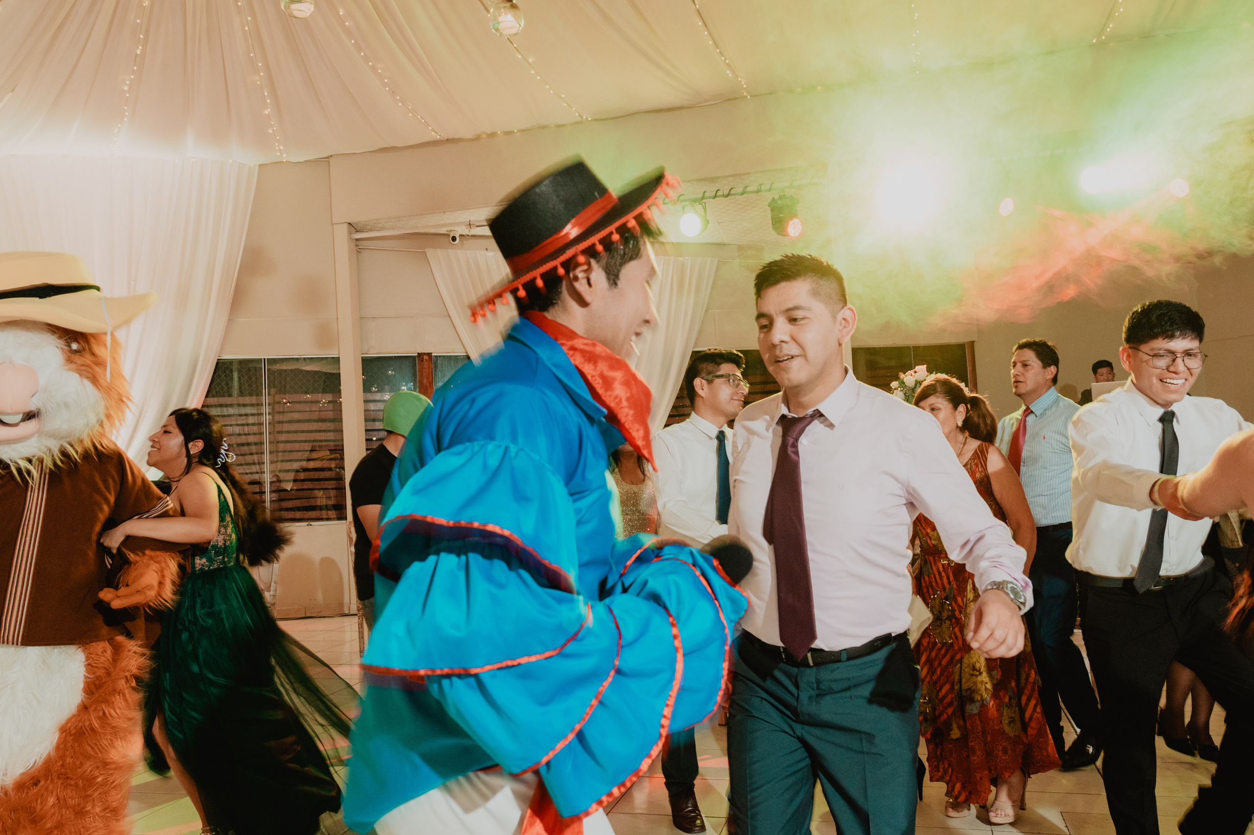 FERNANDO + MARIBEL | BODA RELIGIOSA. Studio KVTA | Fotografía y Video de Bodas en Arequipa