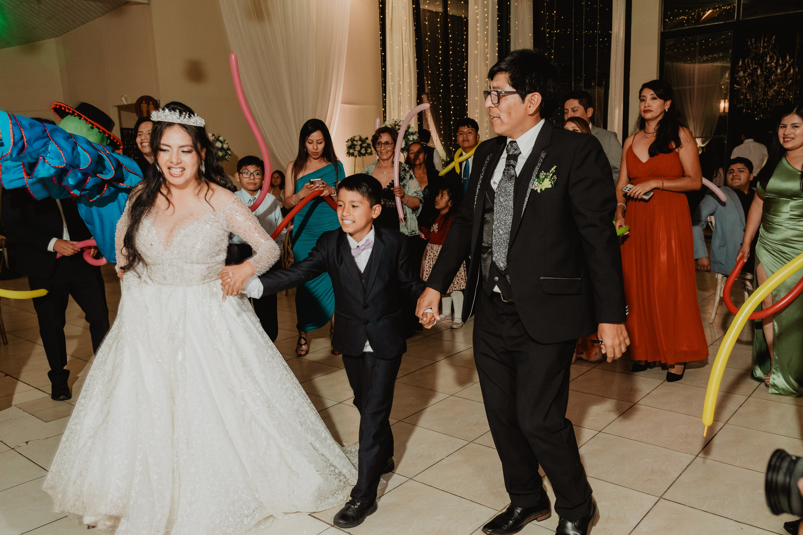 FERNANDO + MARIBEL | BODA RELIGIOSA. Studio KVTA | Fotografía y Video de Bodas en Arequipa