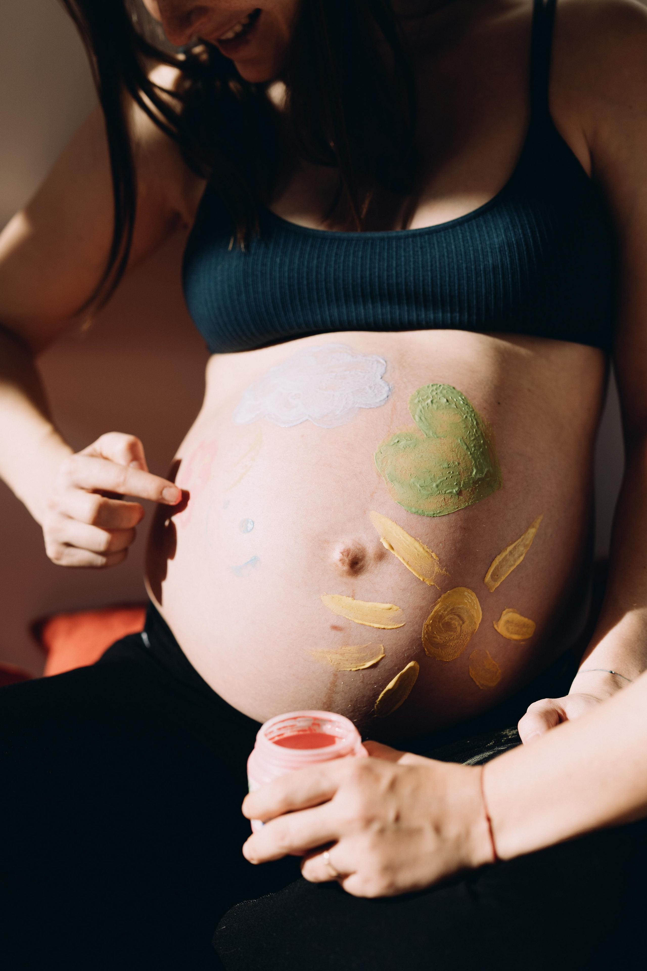 Pregnancy (home). Elena Pretzner Photography