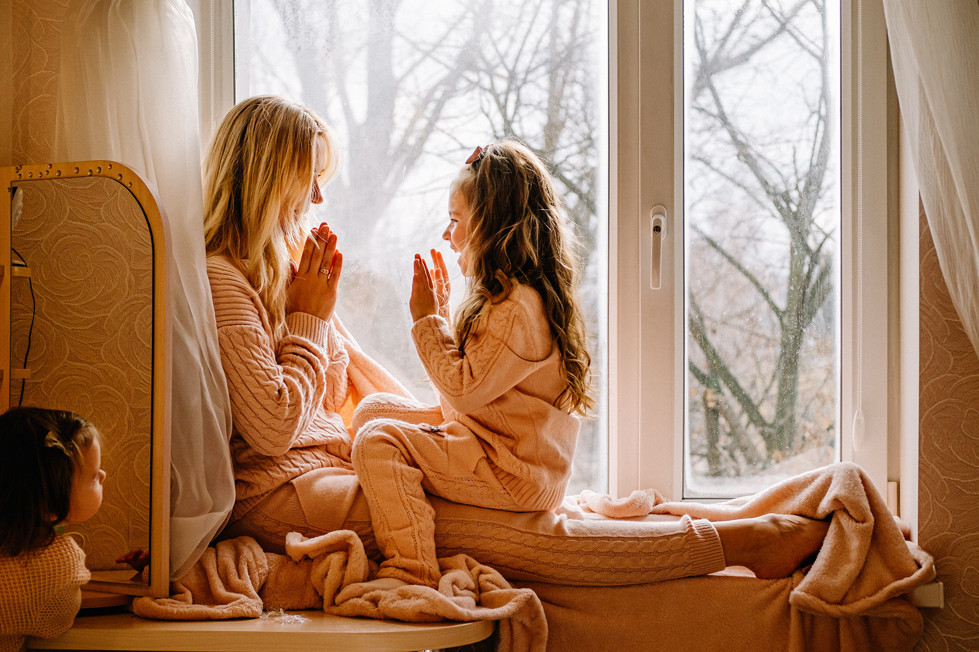 Затишна підготовка домівки до Різдва. Валерія Сичова. Сімейний та репортажний фотограф в Португаліі