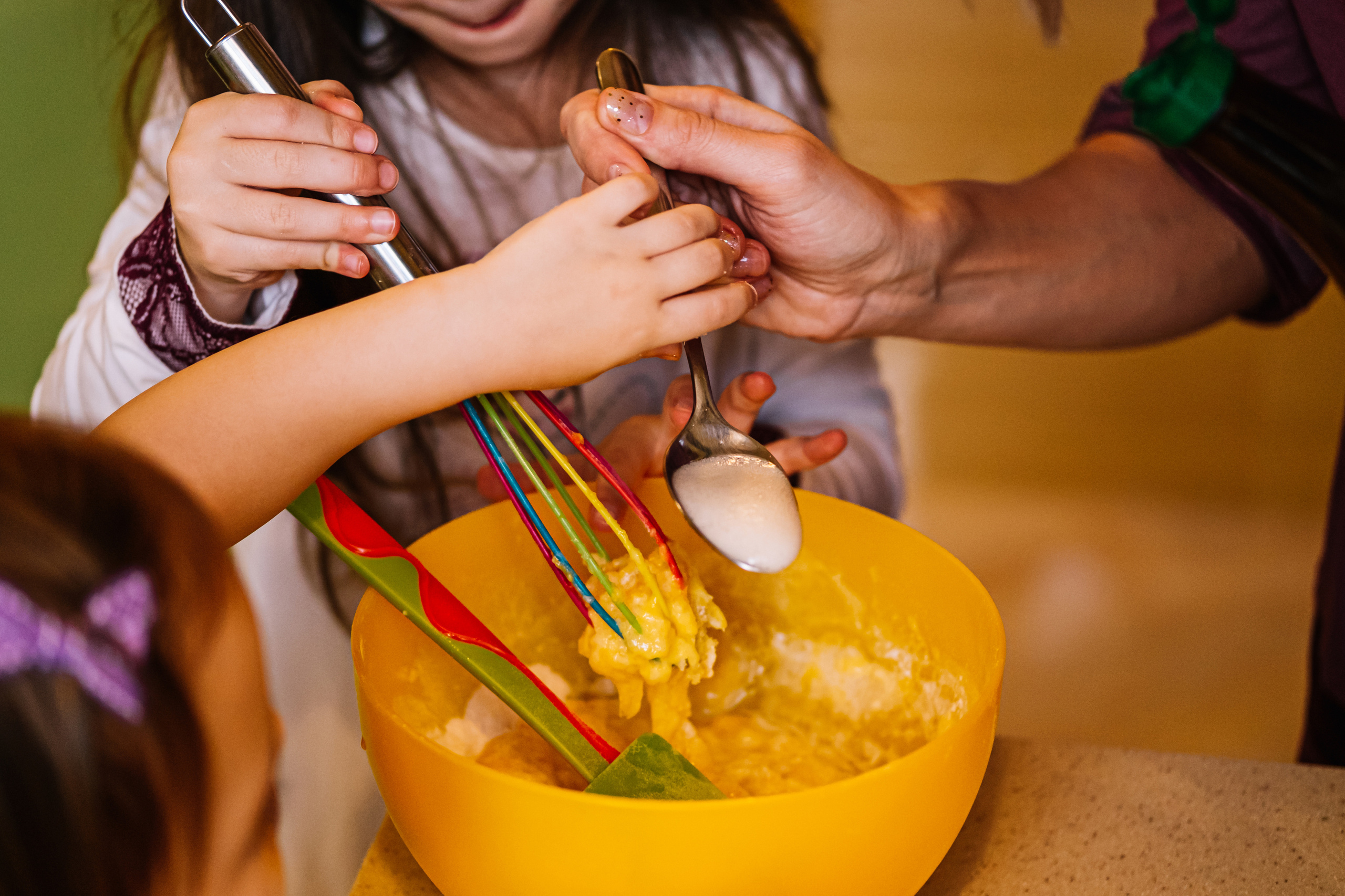 У мами на кухні. Валерія Сичова. Сімейний та репортажний фотограф в Португаліі