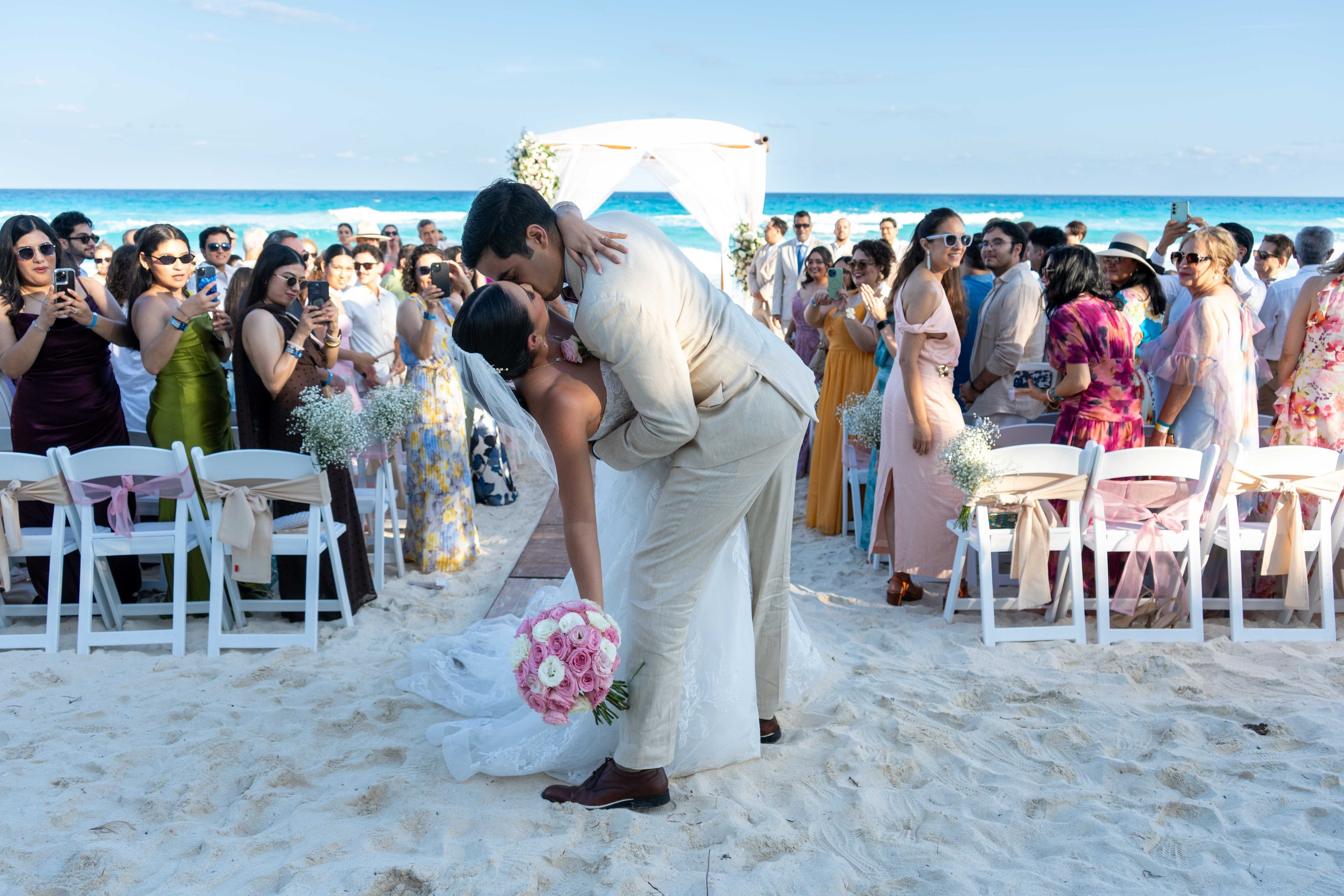 Wedding Photo Cancun. Alfredo Vazquez Wedding Films & Photography | Mexico & Destination Weddings