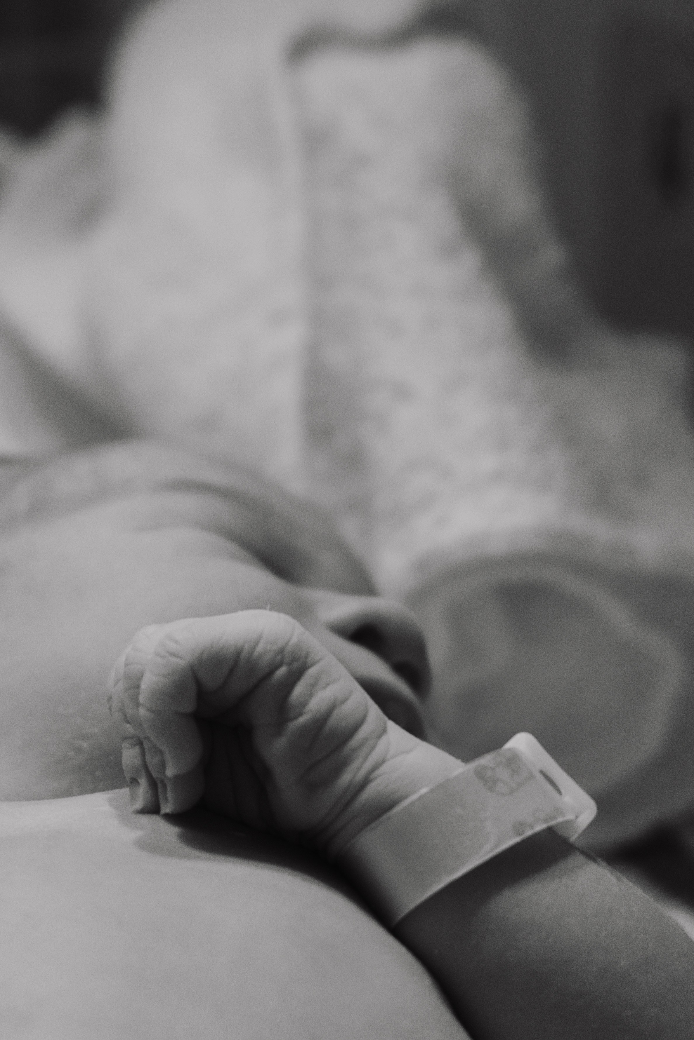 Childbirth. Eikanmedia | Photographer and videographer capturing weddings, families, engagements, pregnancy & newborns | Vancouver, WA | USA