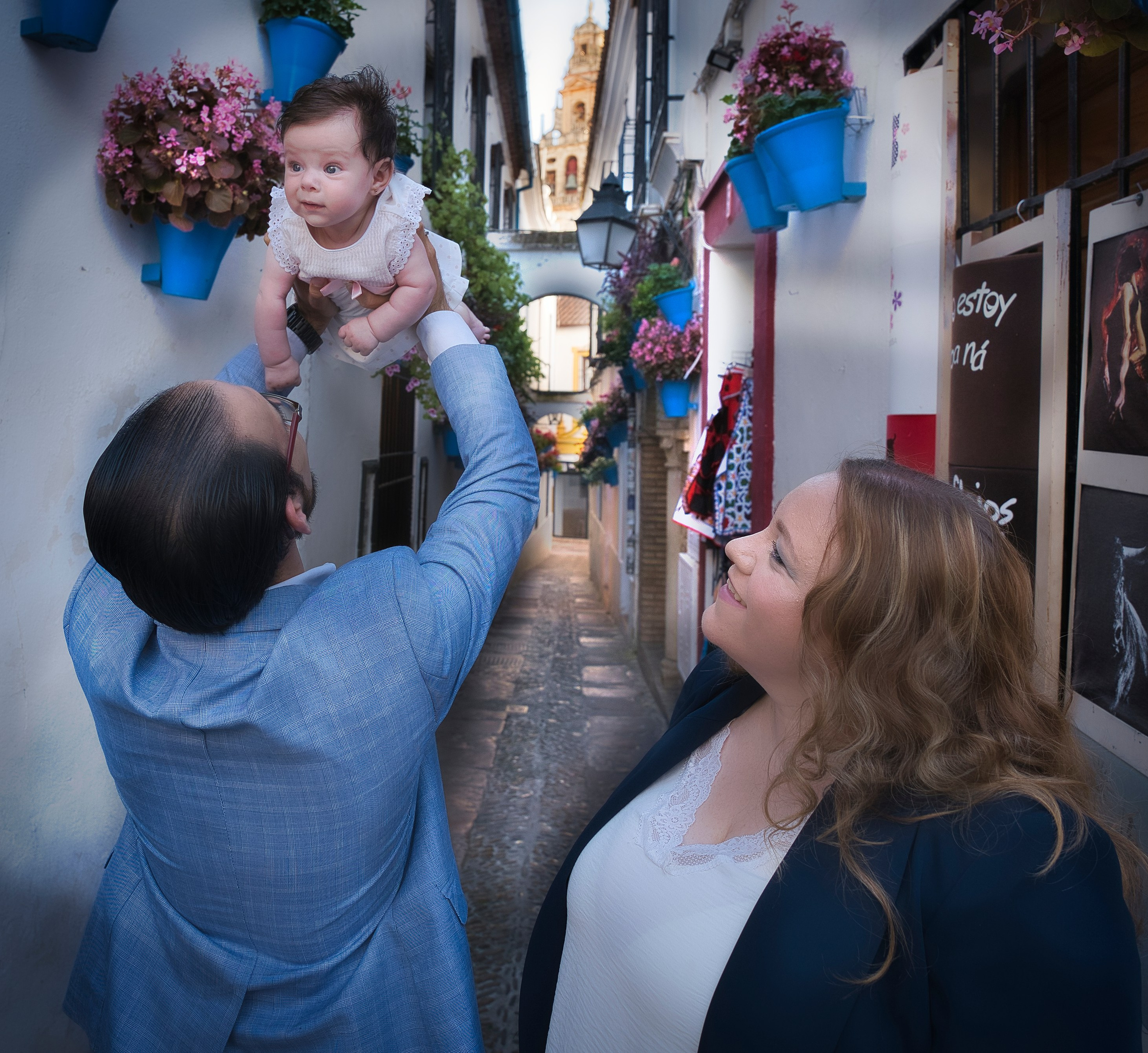 Fotografía de familia en Córdoba. Sesiones naturales y llenas de emoción. Fotógrafo y videógrafo en Córdoba (España)