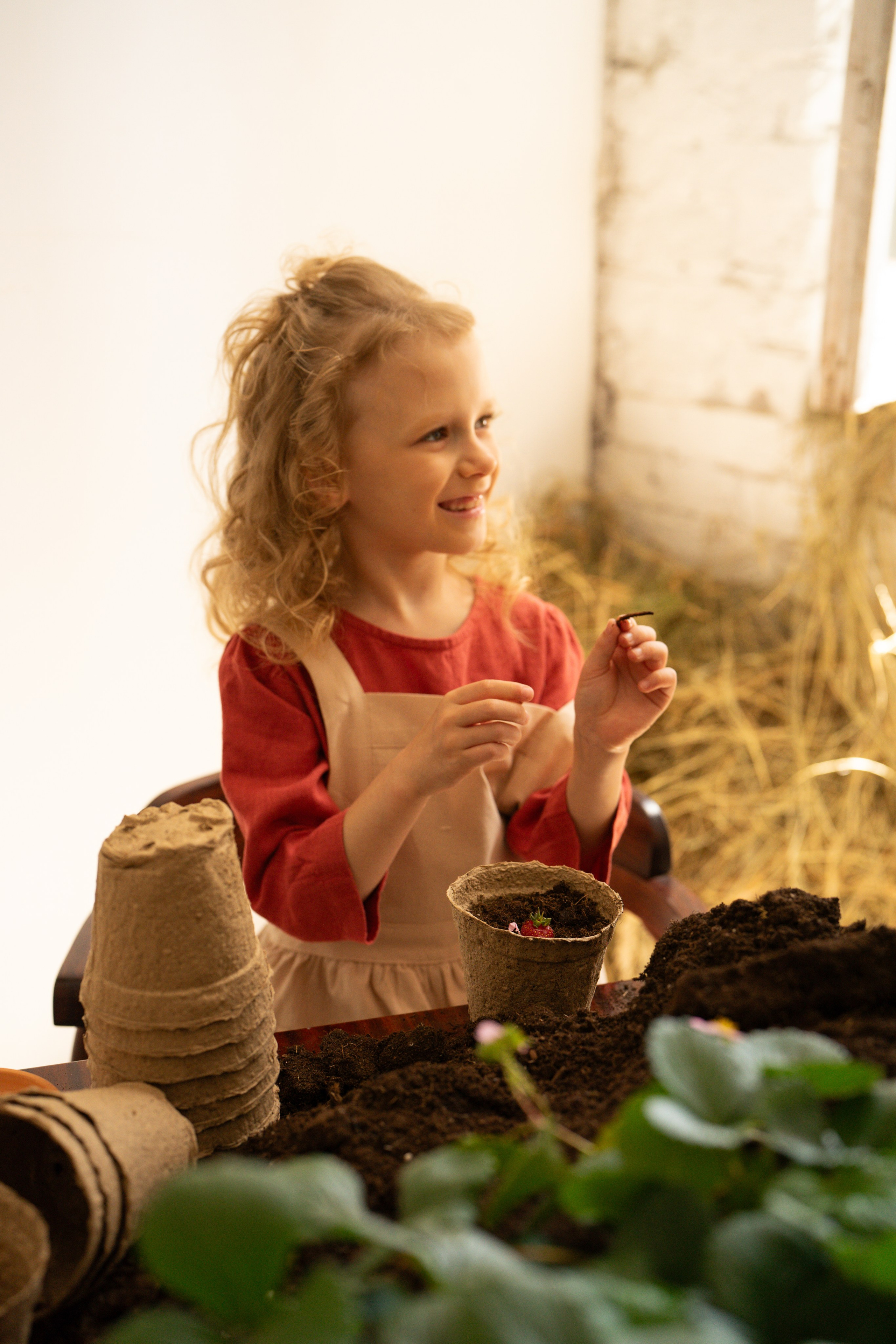Маленькие садоводы. Ваш фотограф Tetiana Kolos, найду самый удачный ракурс и словлю момент