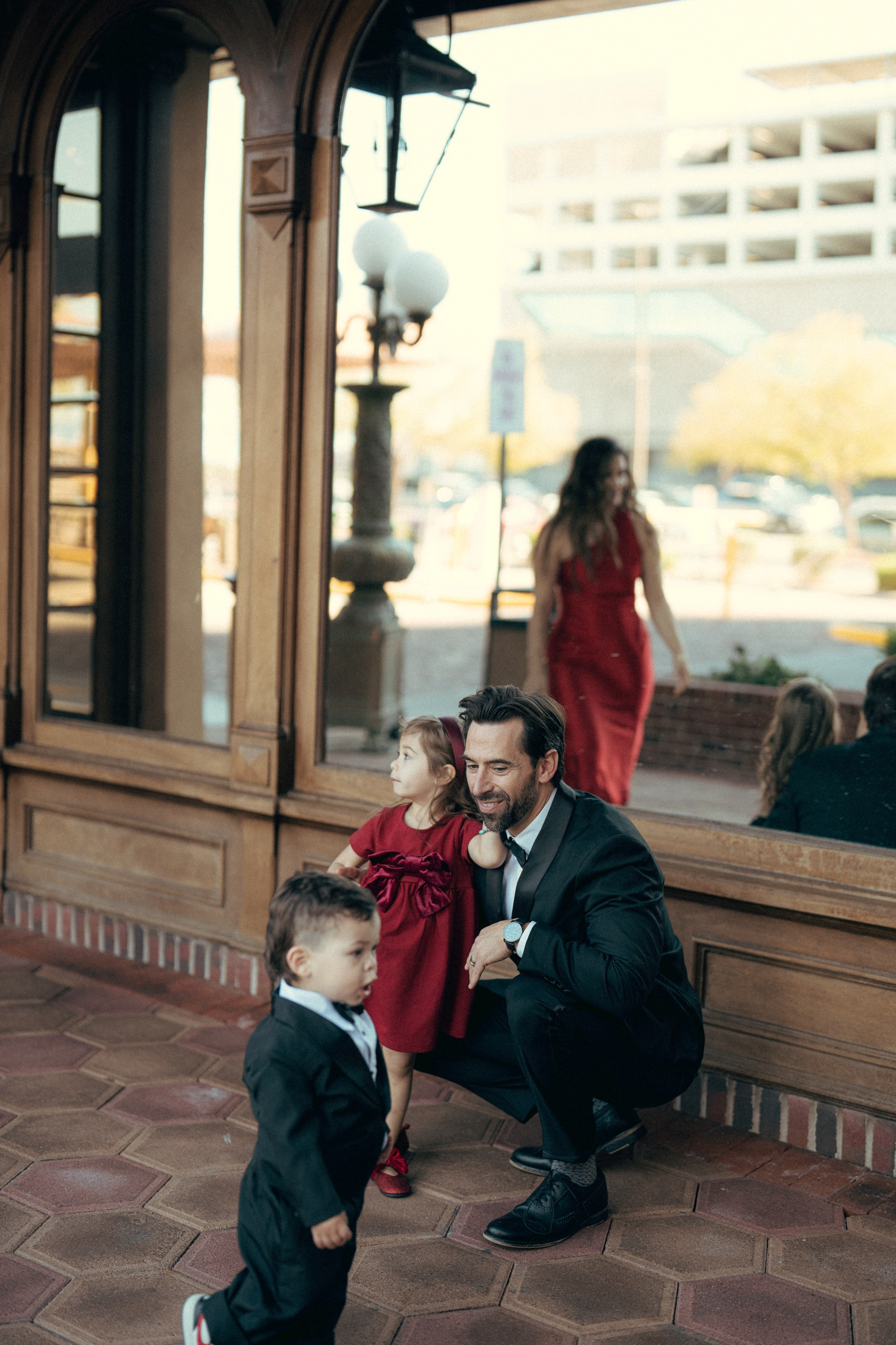 Brianna, Glenn, Jojo and Emmett. Wedding & elopement photographer Viktoriya Kravtsov. Las Vegas
