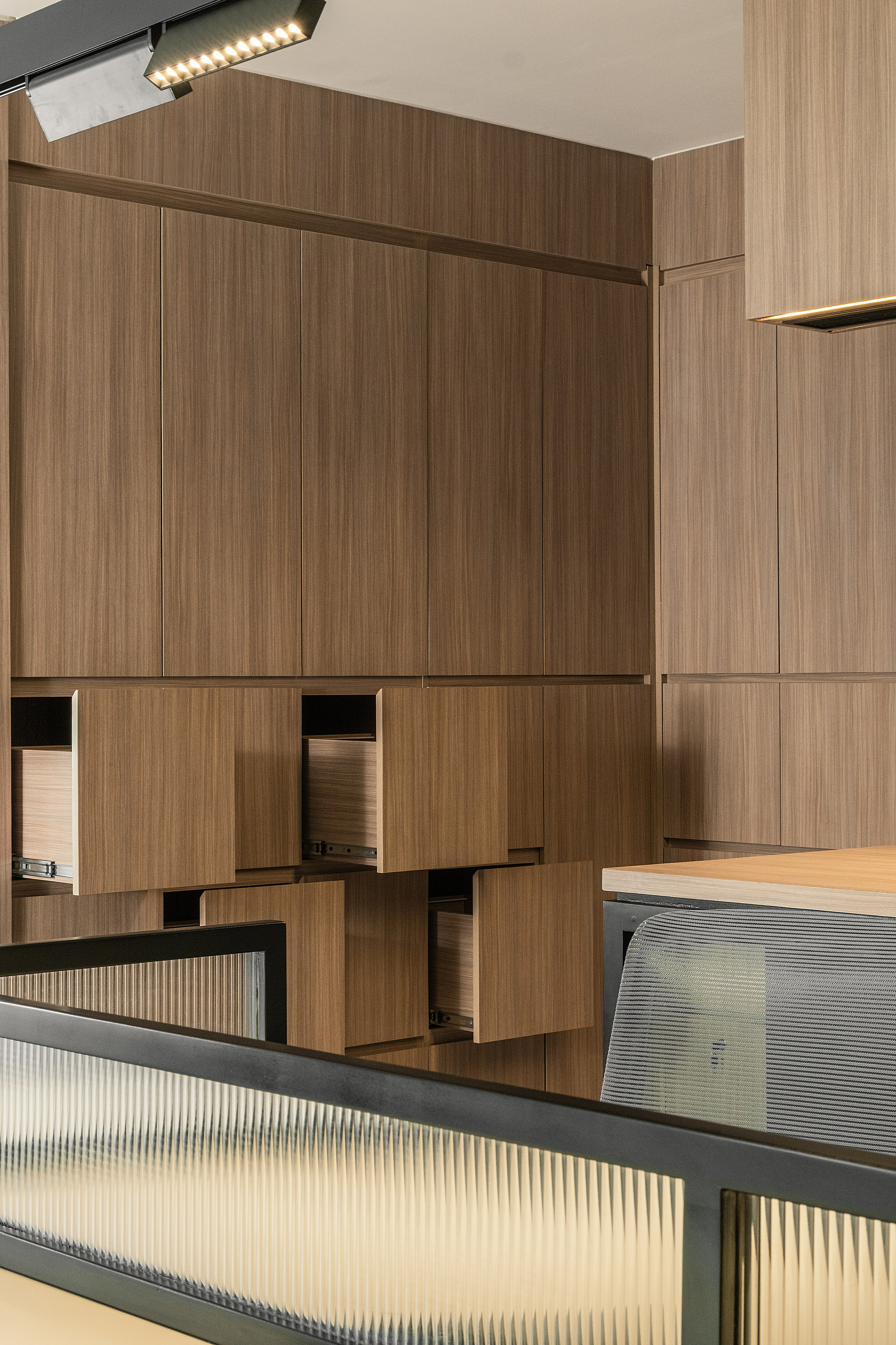 Office // Glaston Tower. Interior & Architectural Photographer Philippines | Argen Carlo Camaclang