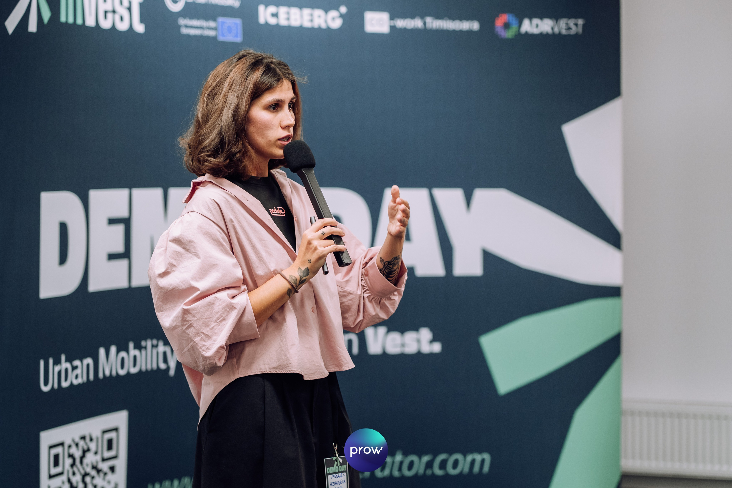 InVest DemoDay @ Cowork. Cozac Cristian Photographer