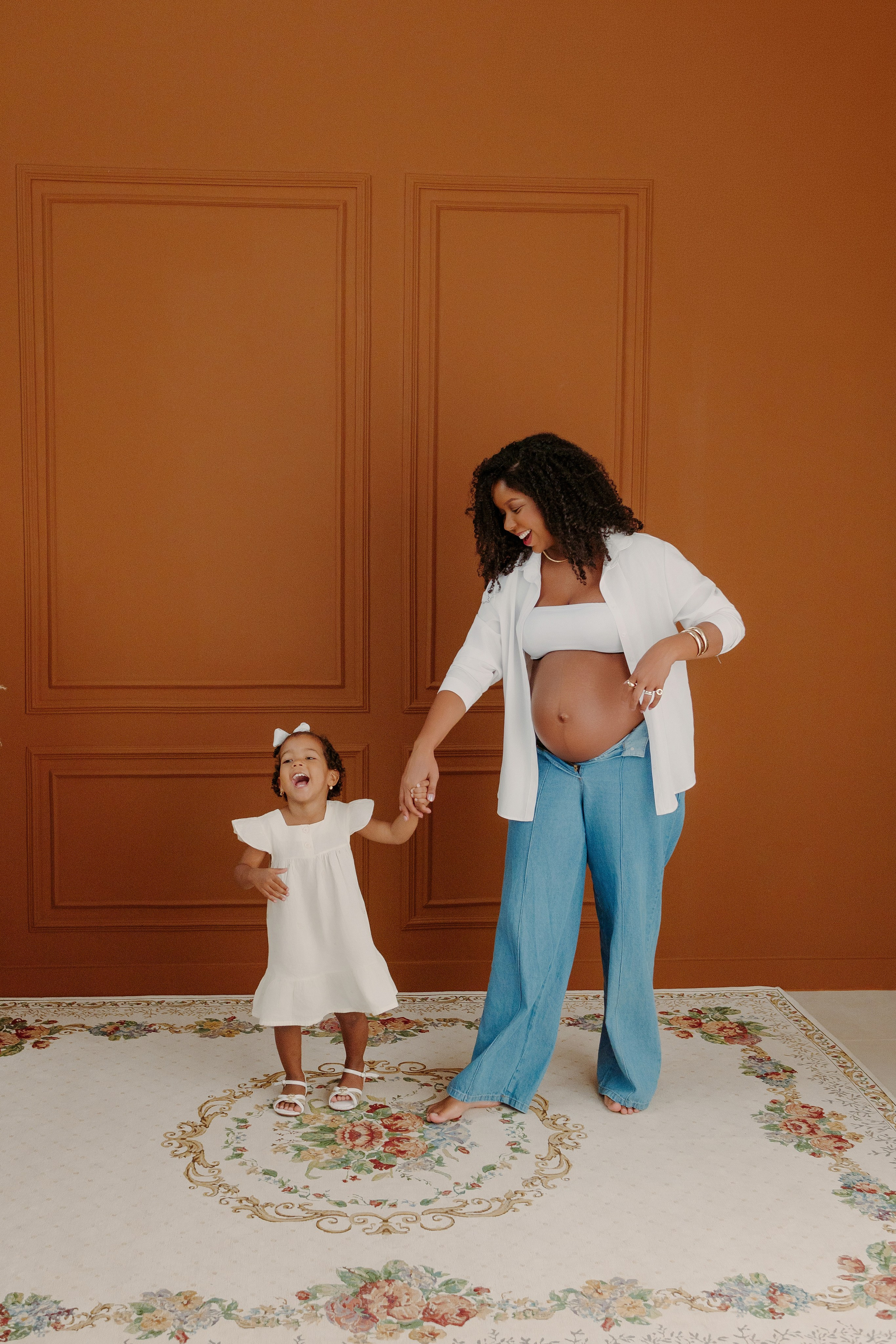 Verena à espera de Júlia. Estúdio Natani Fotografia