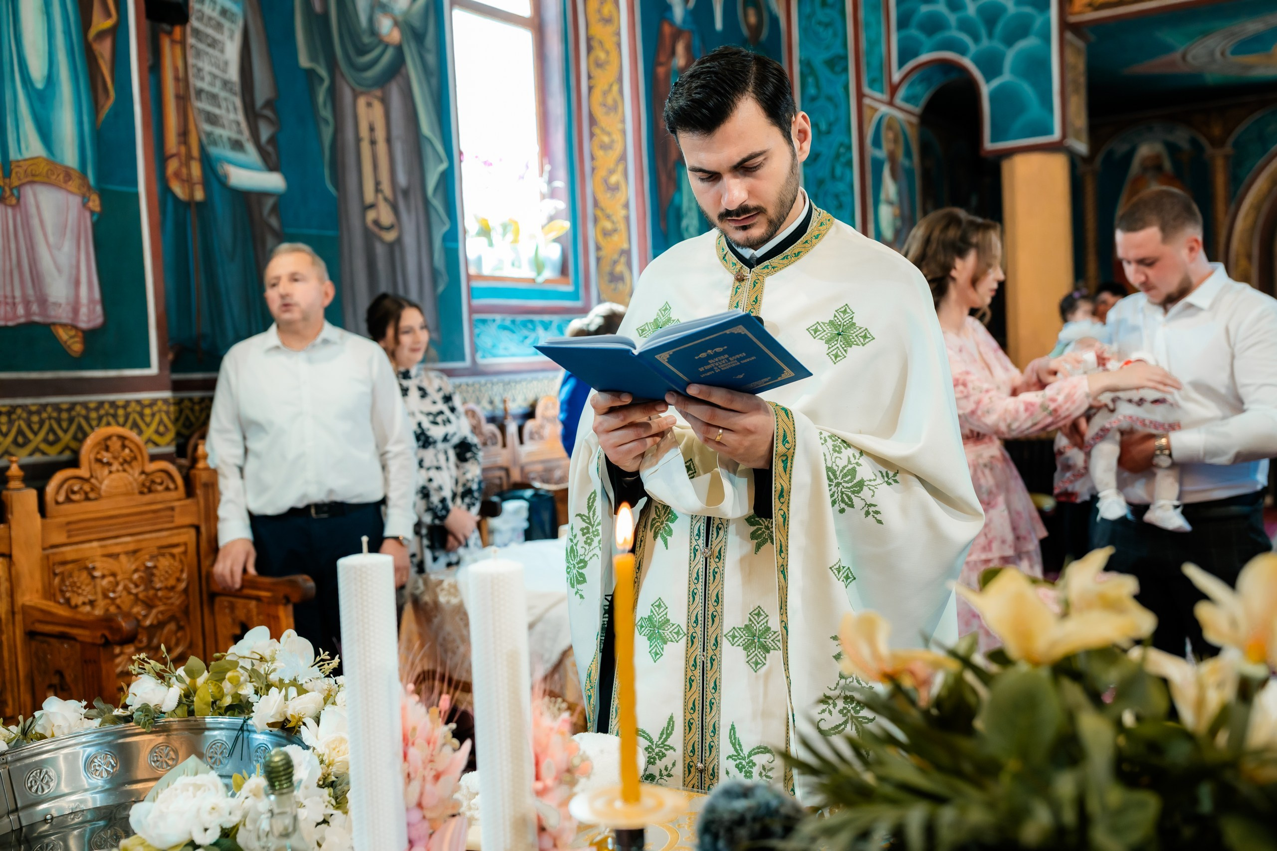 fotograf botez Miruna Parascheva, fotografie botez Botoșani, fotograf Alin Chirilă, amintiri botez, fotografii botez, botez Miruna Parascheva, fotograf copii, fotografie botez în Botoșani-alt="botez Miruna Parascheva, fotografie botez Alin Chirilă, amintiri botez, fotografii emoționante botez Botoșani"-- fotografii-botez-bebelus- amintiri-botez-micuț- moment-sfânt-crestinare- fotografie-emotionanta-botez- detalii-botez-bebelusi- parinti-fericiti-la-botez- fotograf-botez-profesionist- botez-in-biserica-ortodoxa- micuț-botezat-cu-emoție- zâmbete-și-lacrimi-la-botez- bebeluș-la-cristelniță- decor-botez-colorat- botez-cu-dragoste-și-credință- emotie-pura-la-botez- fotograf-botez-botosani- botez-iasi-suceava-fotograf- amintiri-nepretuite-botez