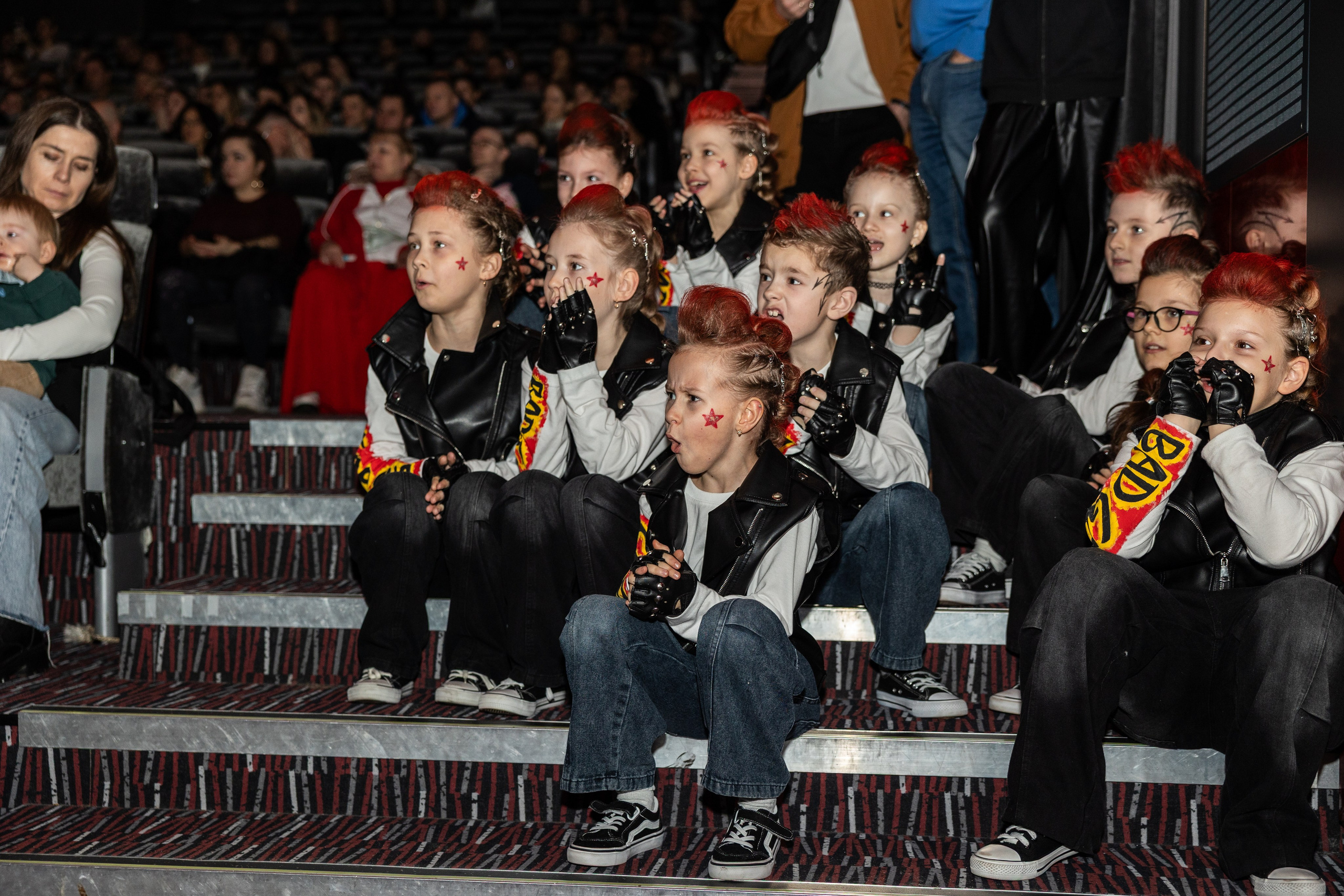 LEO DANCE SHOW WINTER 2025. Семейный и детский фотограф в Варшаве Мила Бобровская