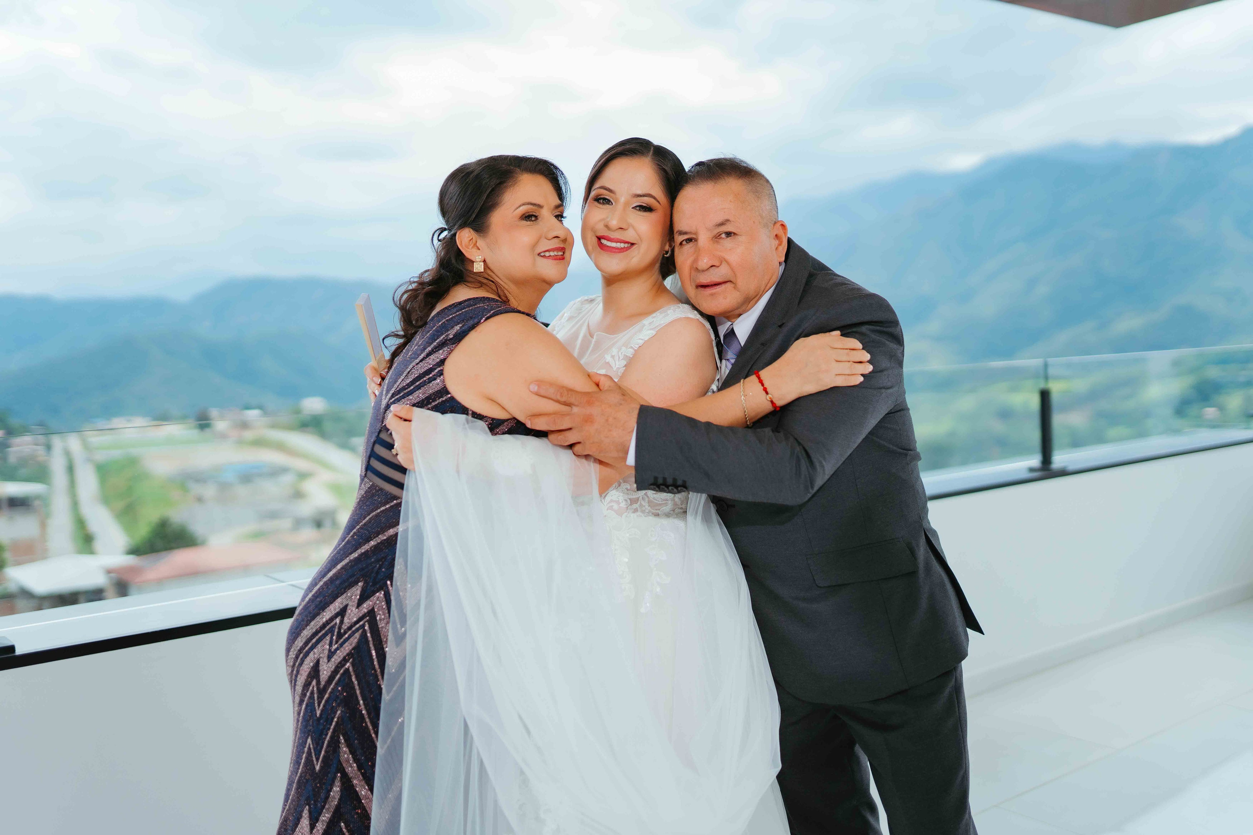 Jennifer y Vladimir. Fotógrafo de bodas en Loja Ecuador | Piero Alvarez PH