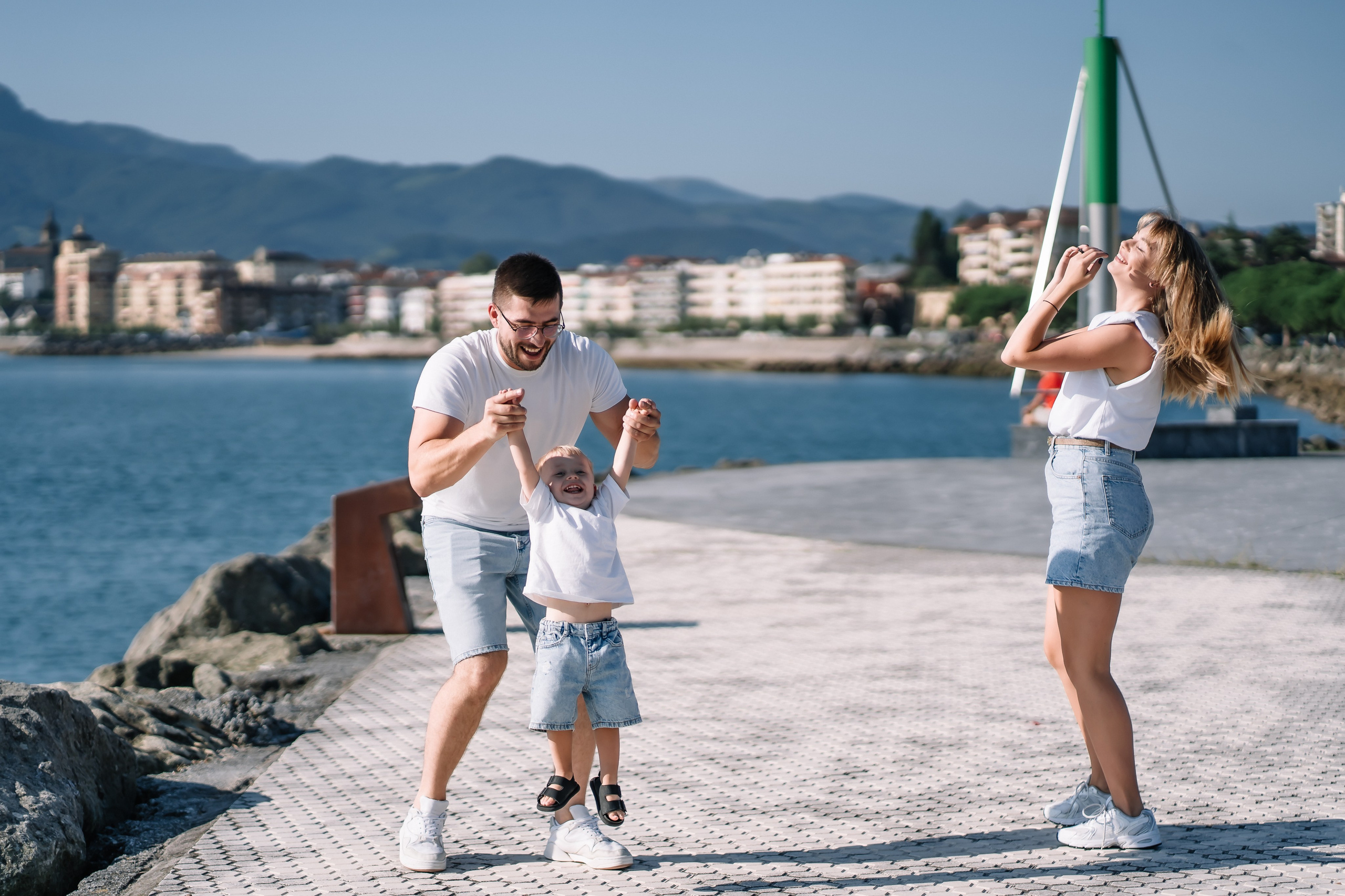 V🤍D. Holigood foto y video reportaje de bodas en San Sebastián y Europa