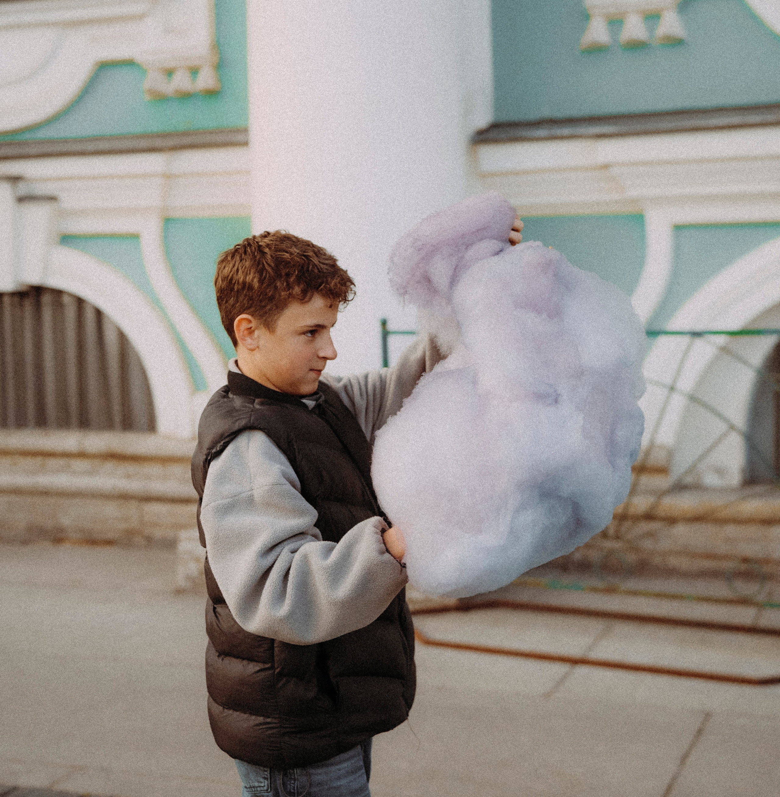 2025. Стрит-фотография, полная абсурда, идиотизма и красоты