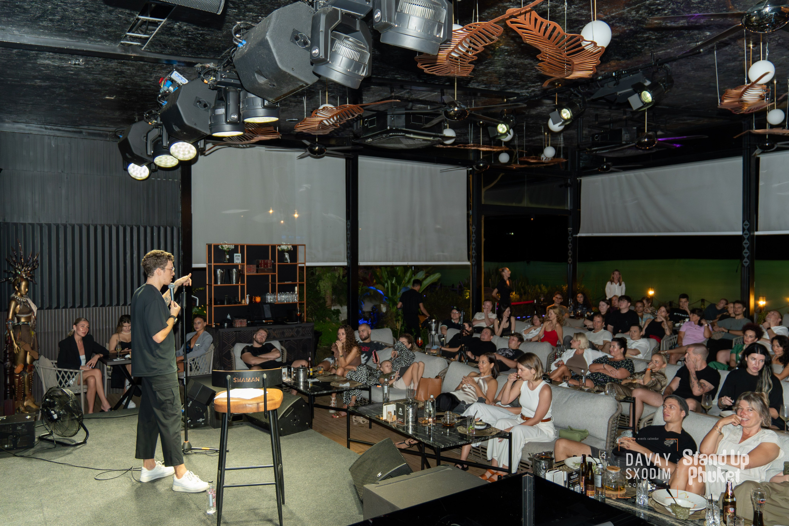 Standup Влада Лапина | Фоторепортаж | Афиша | DAVAYSXODIM.com PHUKET. АФИША|ФОТОРЕПОРТАЖИ|ИВЕНТЫ|ПХУКЕТ