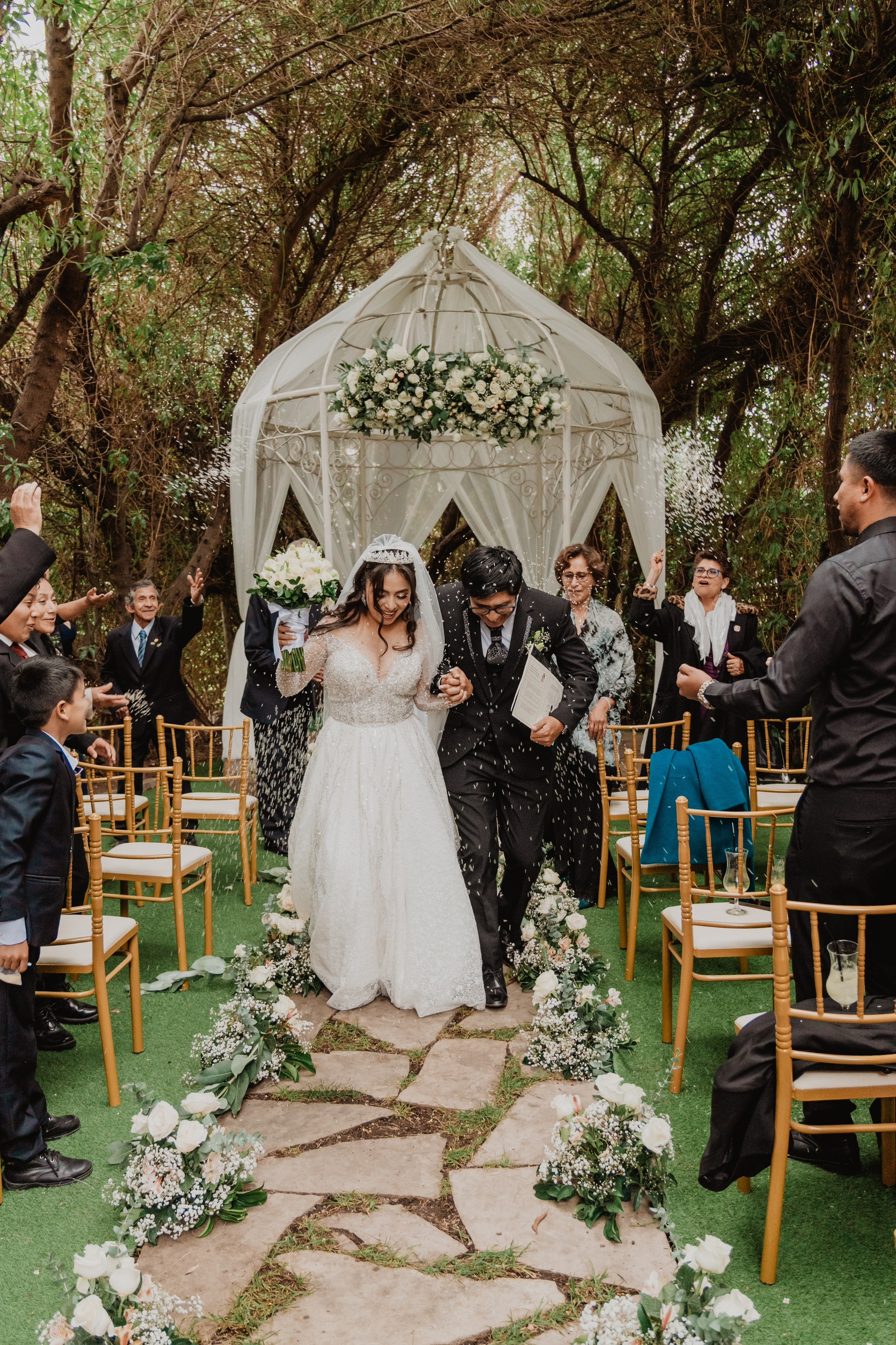 FERNANDO + MARIBEL | BODA RELIGIOSA. Studio KVTA | Fotografía y Video de Bodas en Arequipa