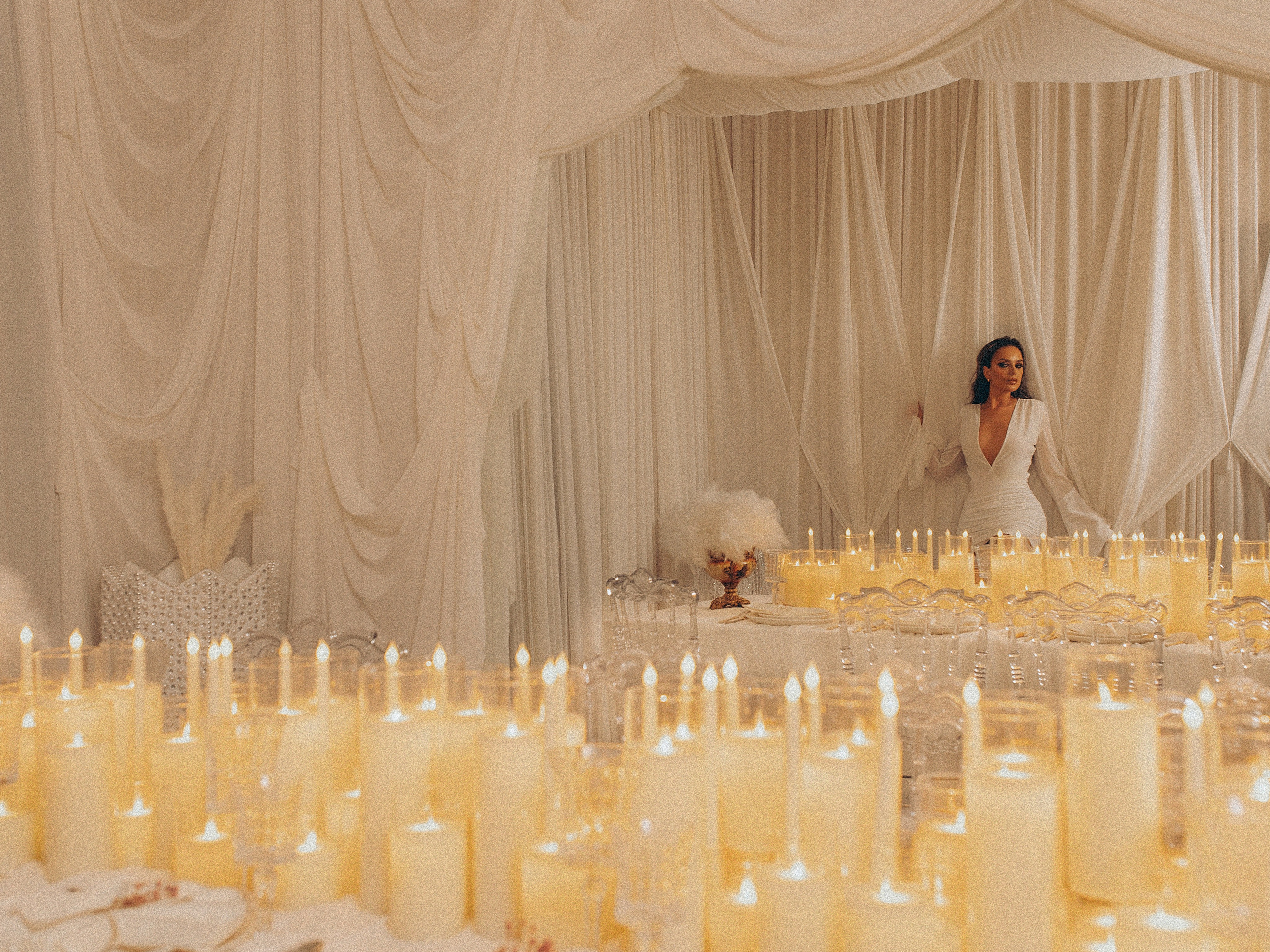 Шелк и свечи. Валерия Вартанова. Фотограф