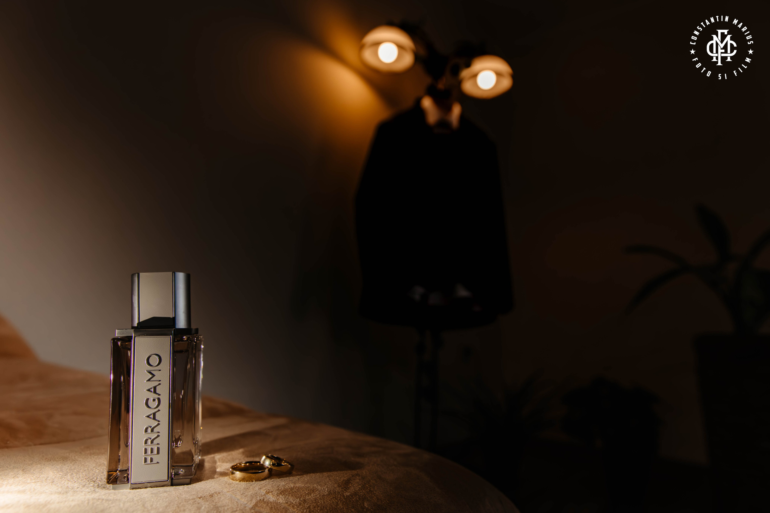 WEDDING PHOTOGRAPHY. DESPRE NOI