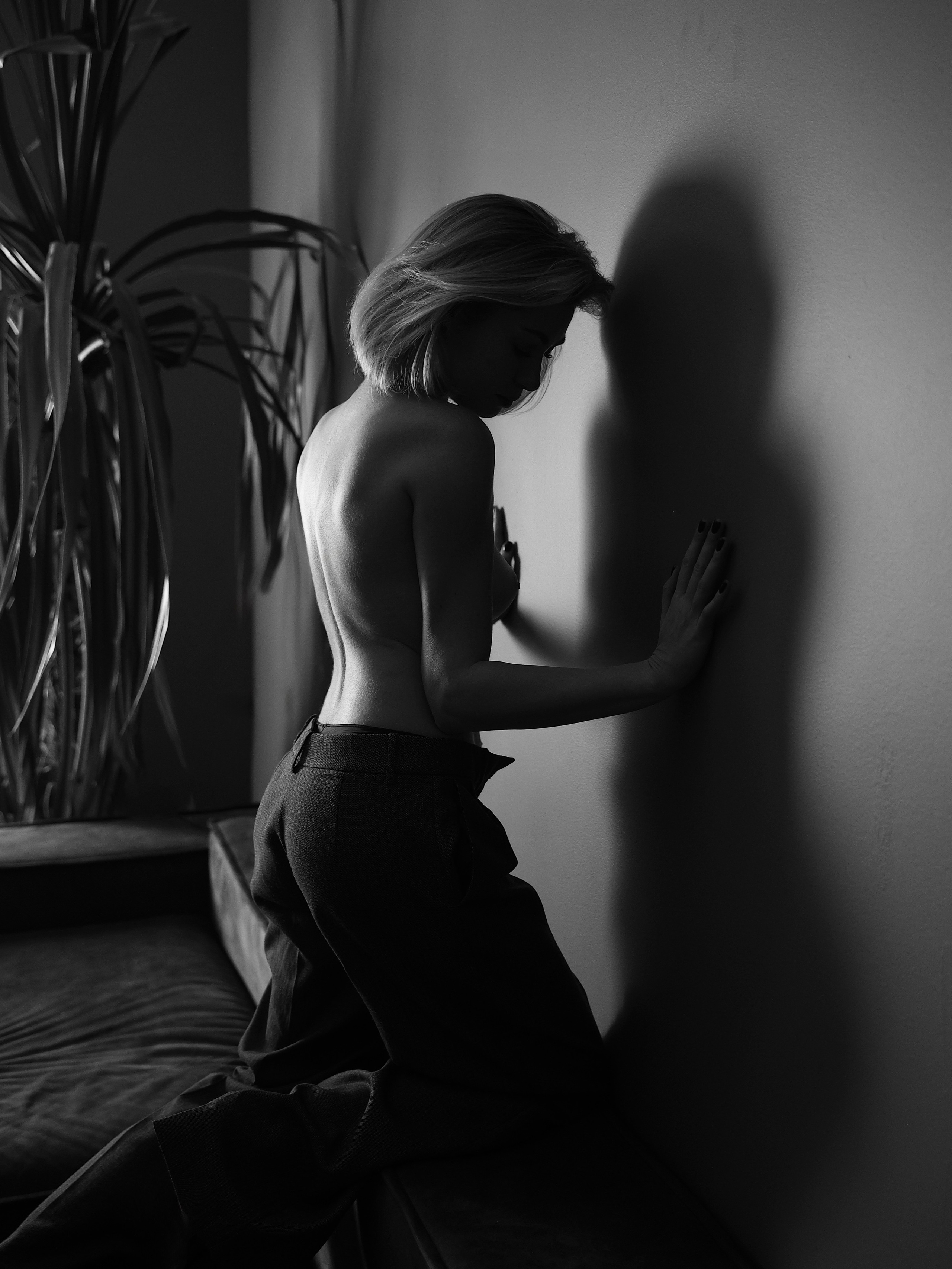 В тенях. Валерия Вартанова. Фотограф