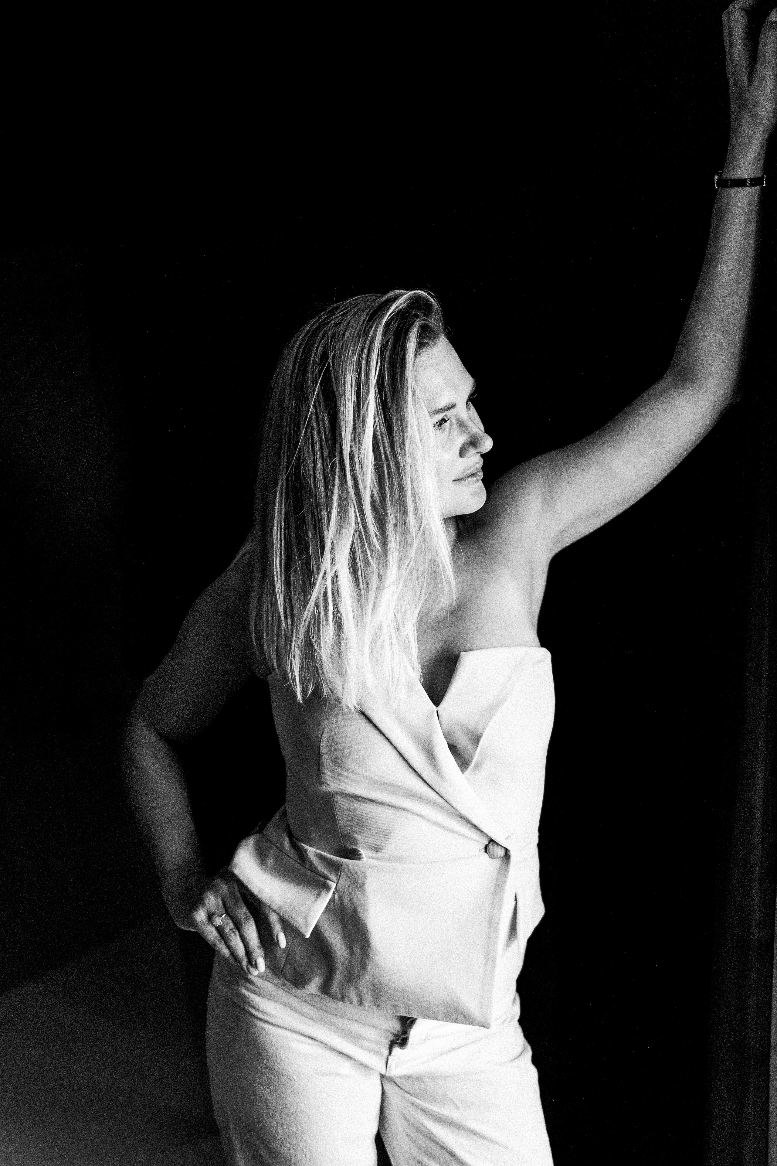 O. Rawnoir- Portrait photography by Daria Paliy.Timeless black&white portraits of women in NYC area