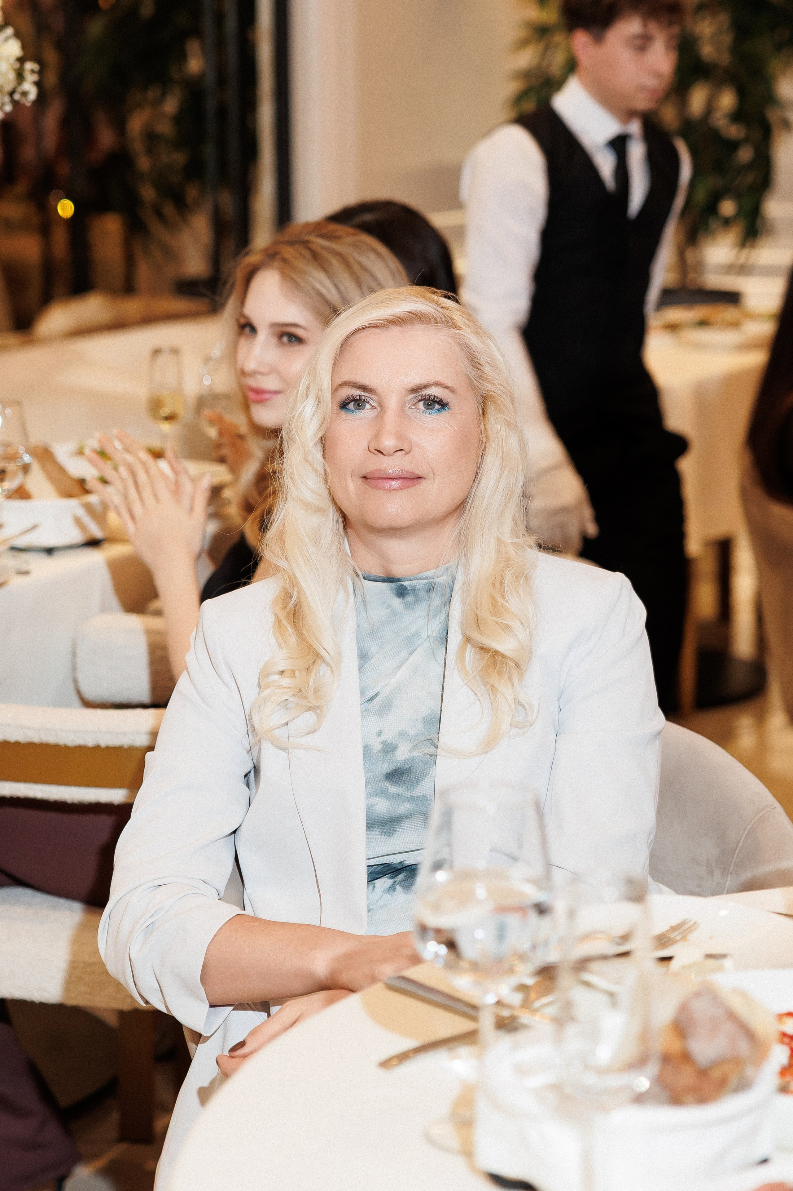 Serghei & Erica — Queen Residence. Servicii Foto și Video 067188353