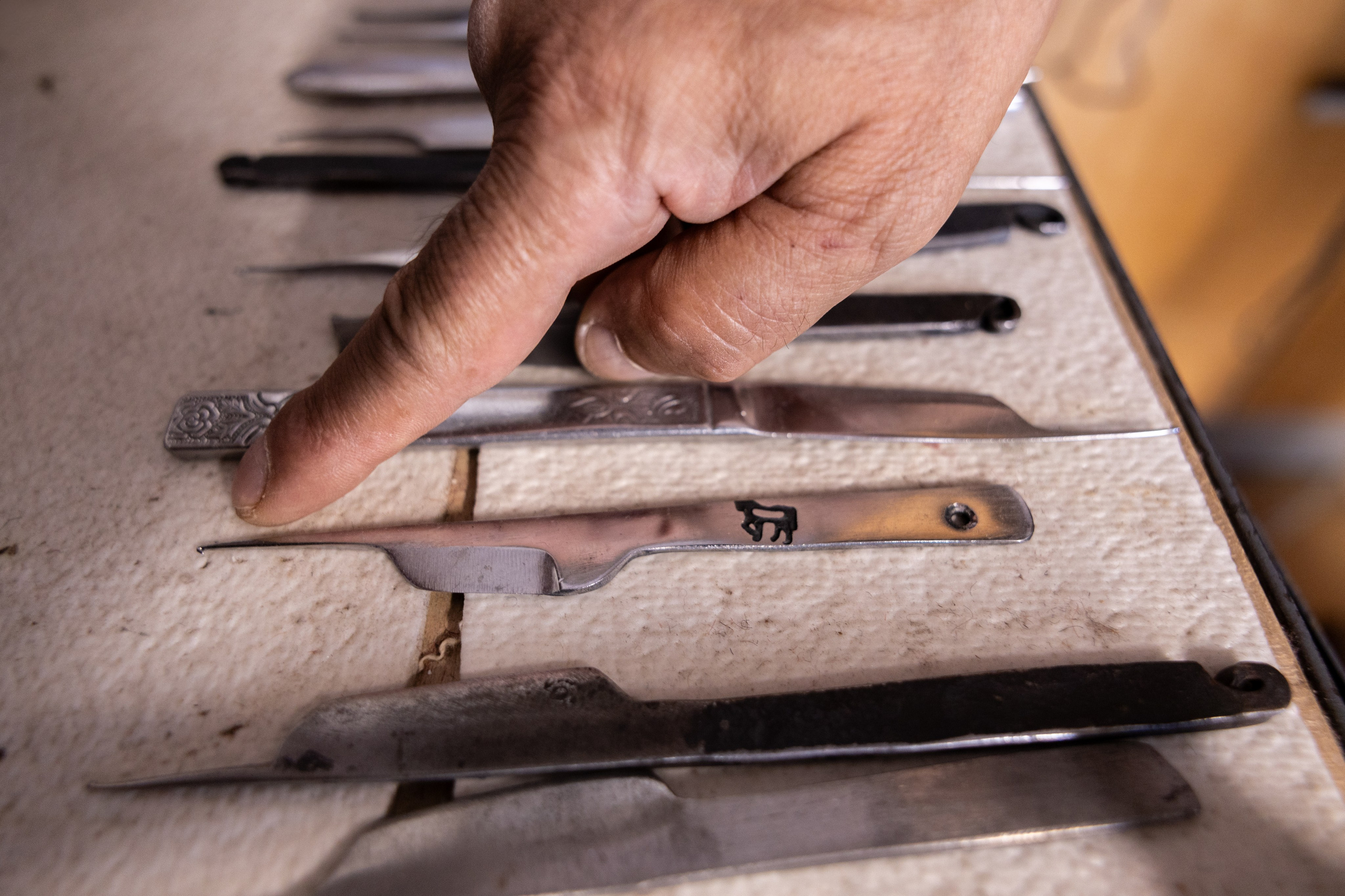 Teppichrestaurator, Salzburg, 2024. Guzel Kolobova| Fotografin| Salzburg