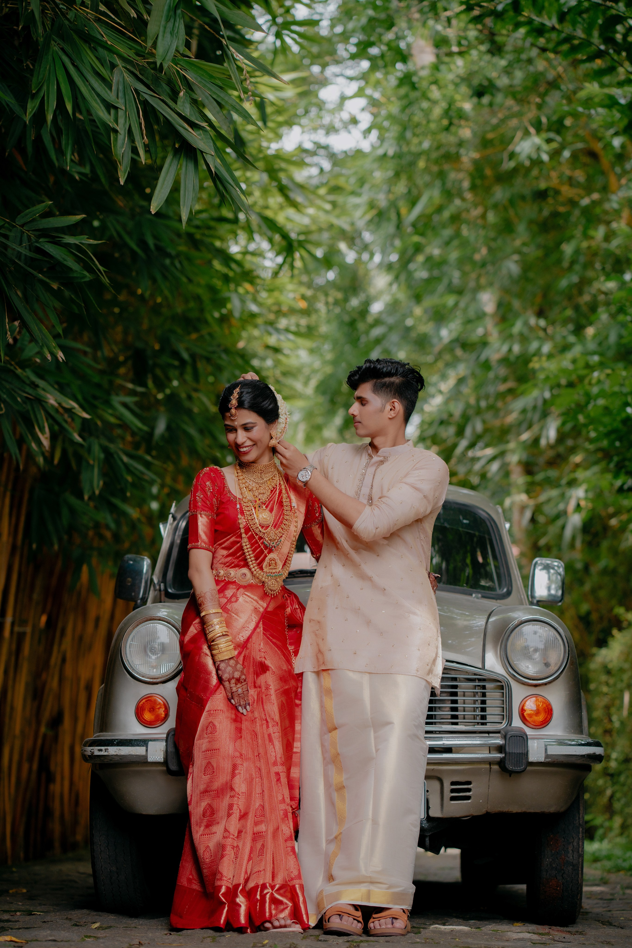 A Lovers Lyrical! ft. Athira & Abhilash. Fine art Wedding Photographers in India & Canada