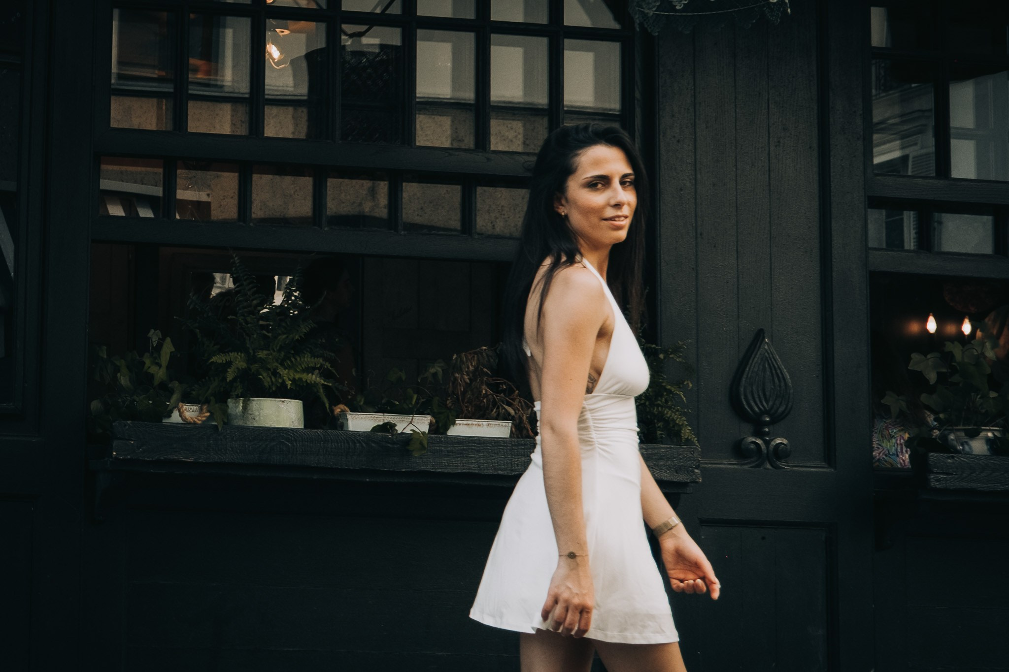 Clara’s photowalk in Paris. Photographer in Paris Marina Chaput