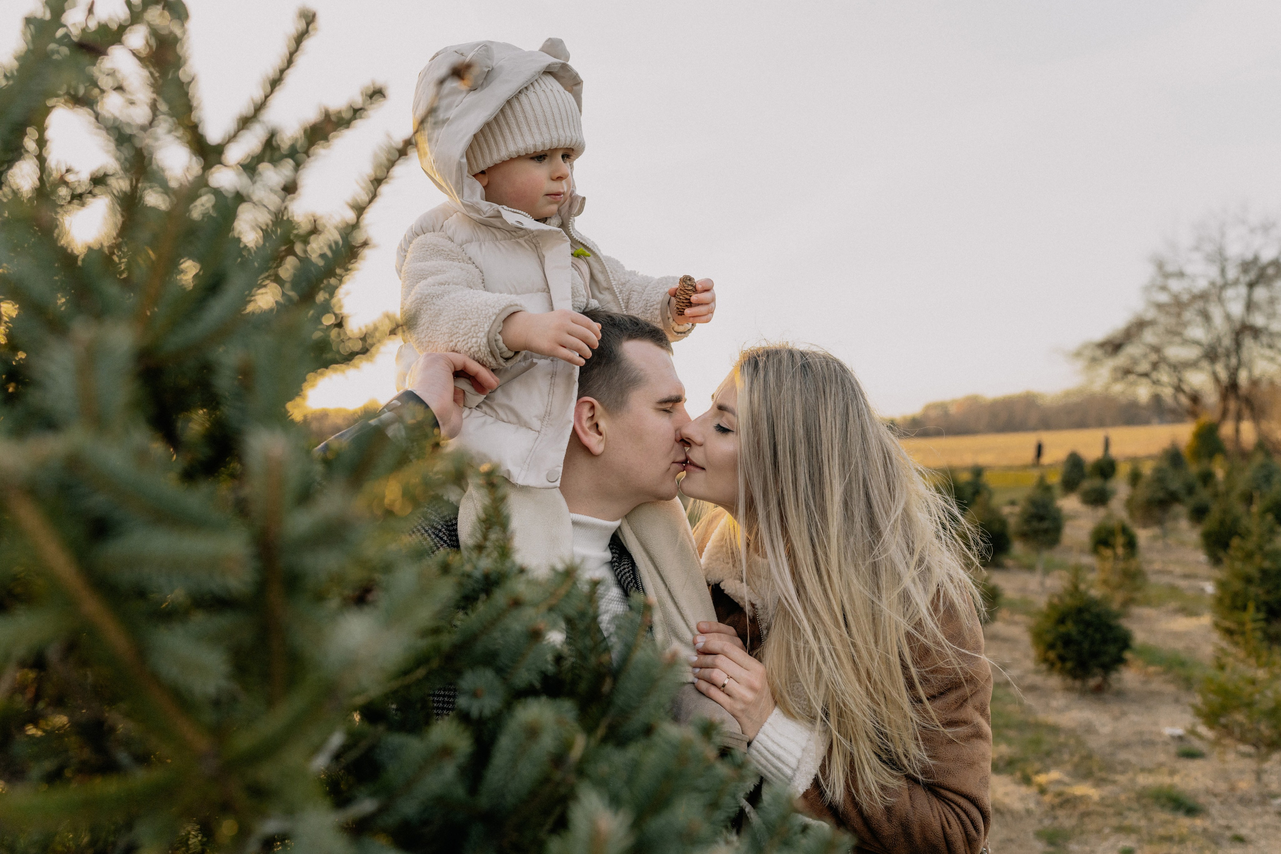 Christmas Farm Photography – Festive & Cozy Memories. Alisa Tant — Family and newborn photographer Bucks County, Montgomery county, Philadelphia, NJ