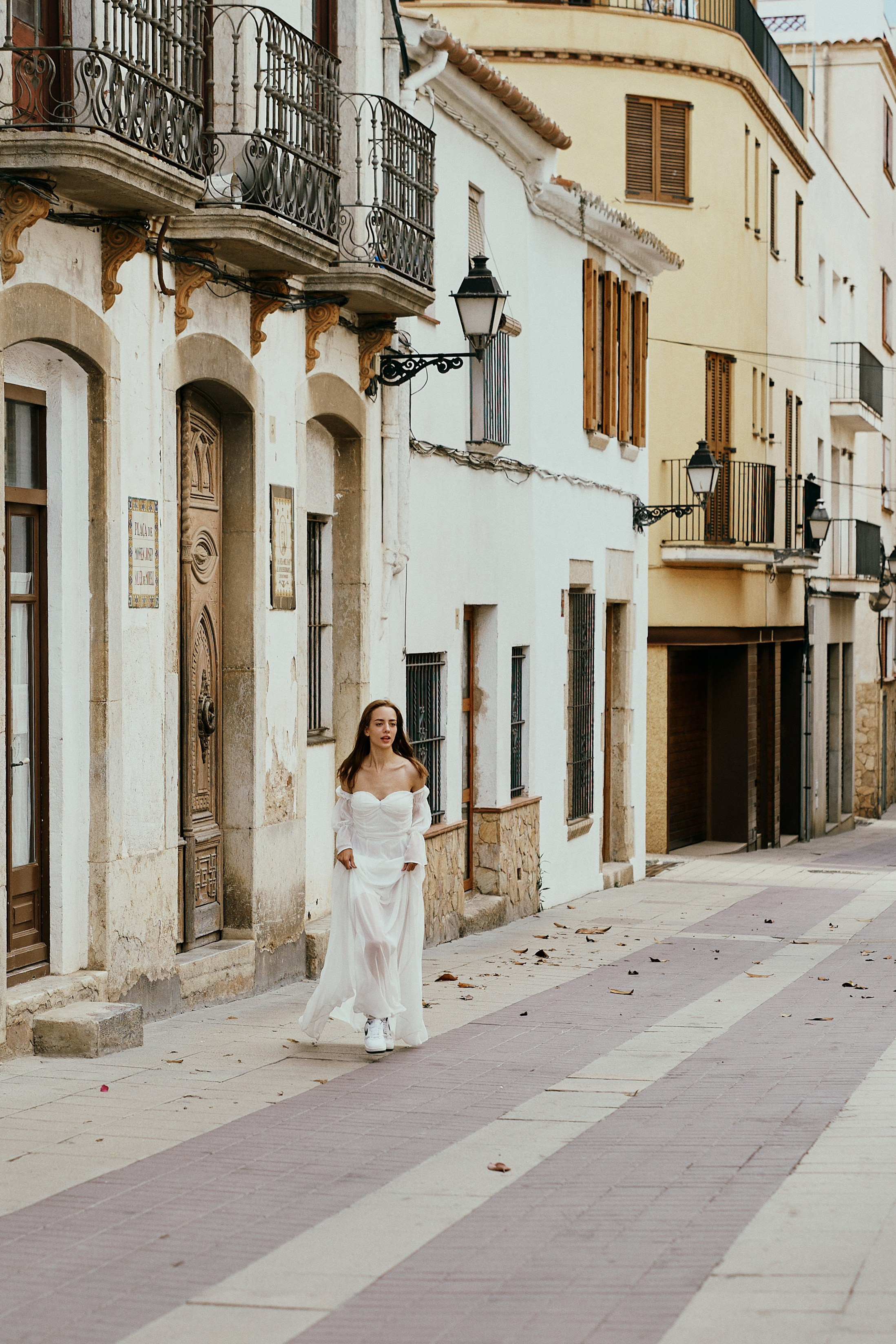 The runaway bride. Photographer in Barcelona Spain Zhanna Zakharchenko