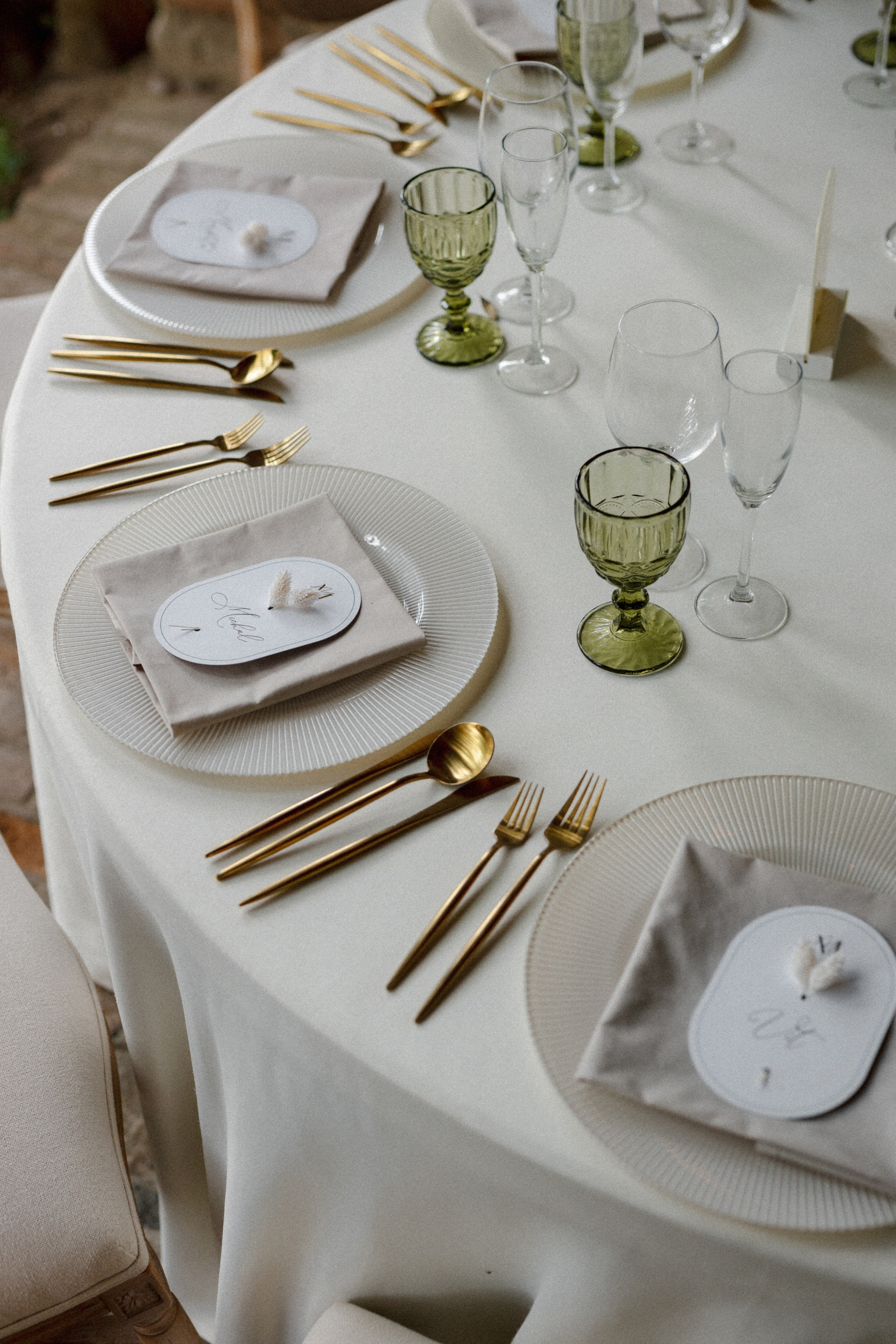 Vintage Wedding at Château Třebešice | RAW Studio Wedding Photography. Raw Studio: Capturing Elegant weddings accross Europe