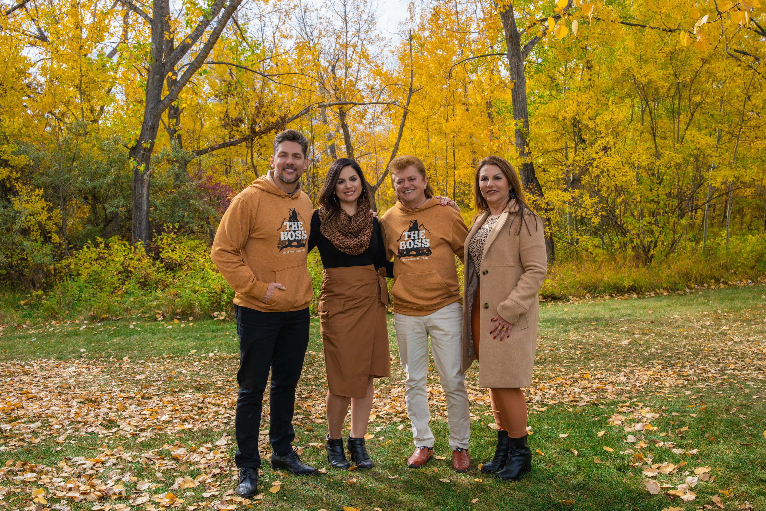 Ariana’s Family. Carlos Lima Photography — Photographer in Calgary
