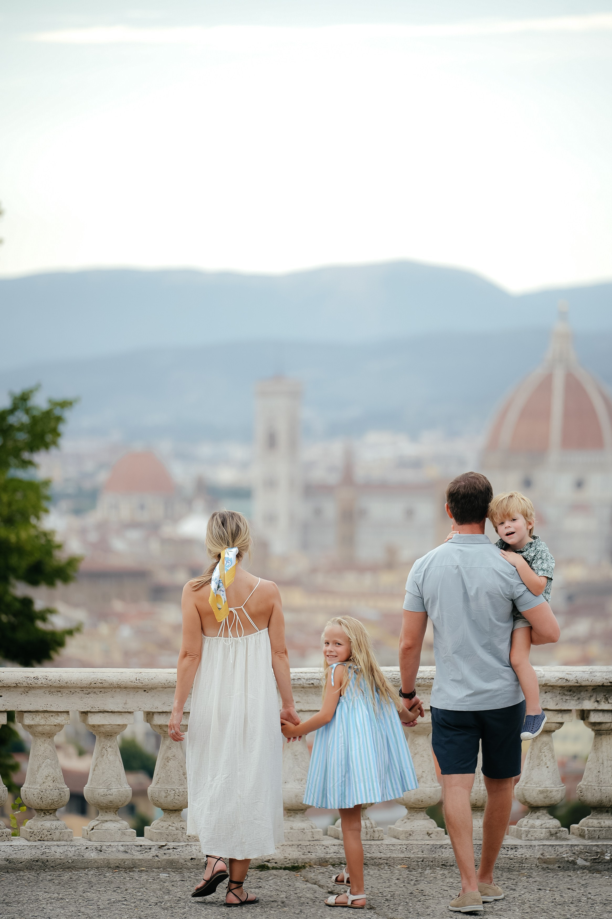 Nicole & Family. Wedding Photographer in Italy