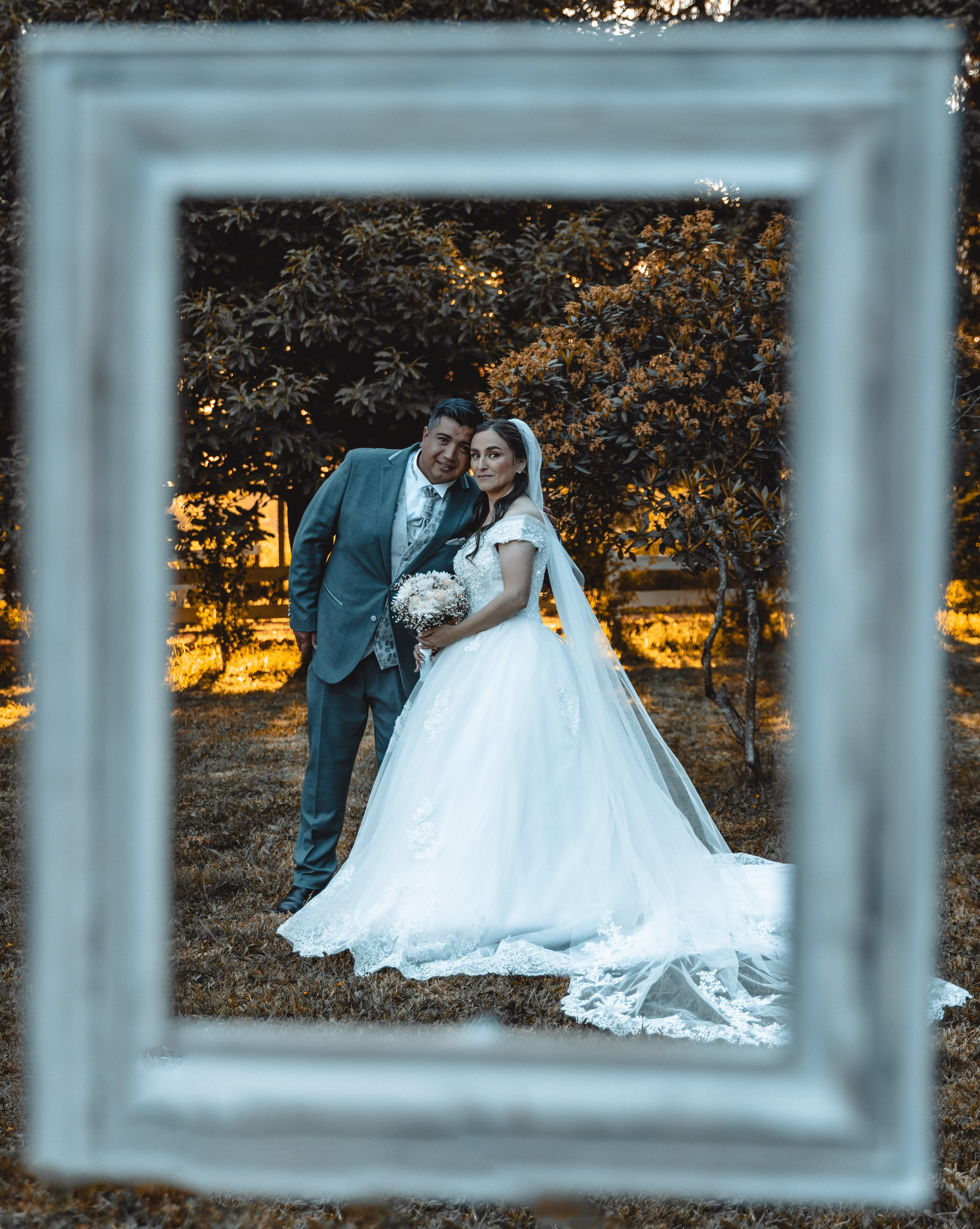 Elizabeth & Luis. Dinka & Emilio - El arte de preservar lo que no se repite