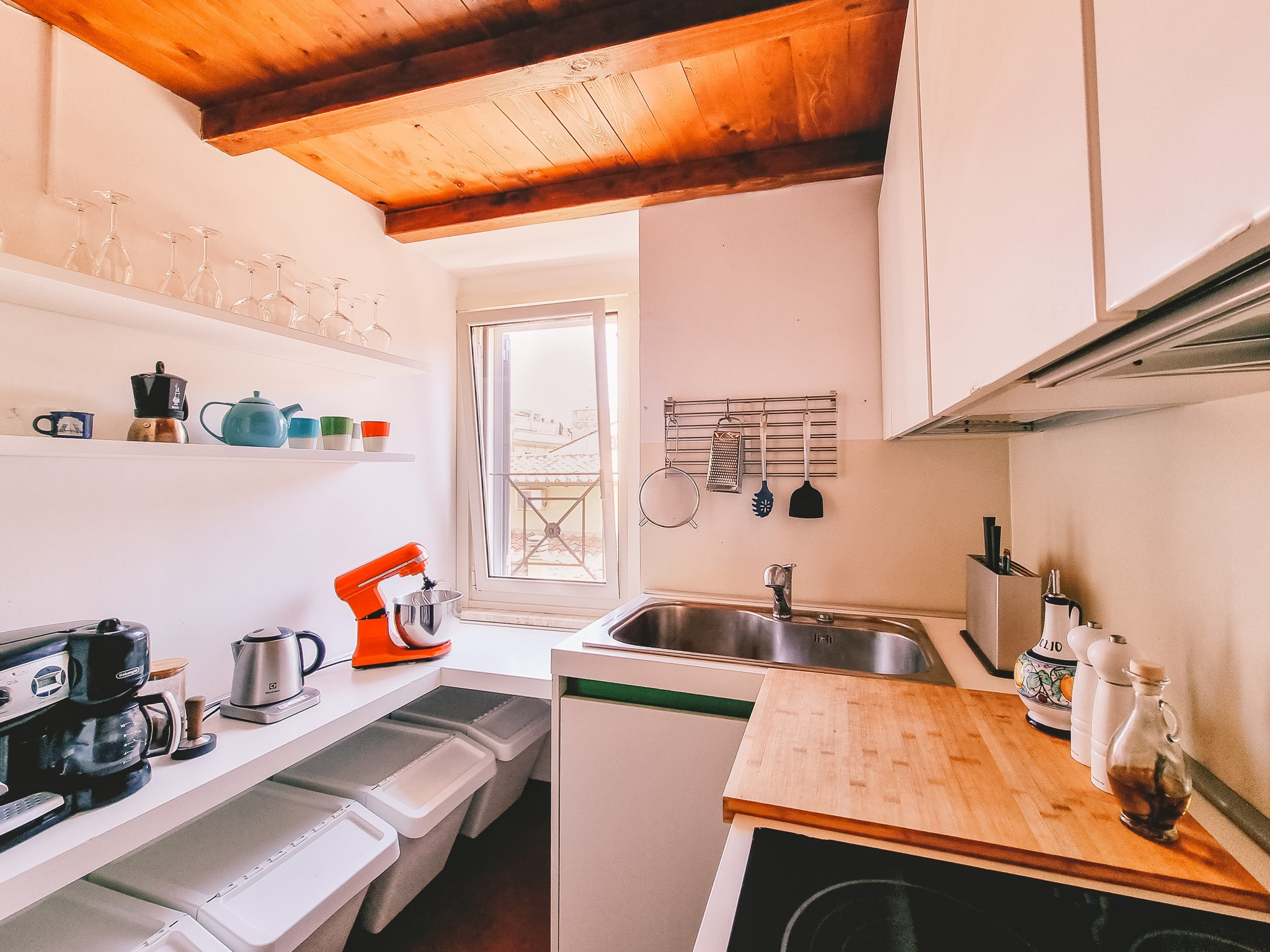 Borgo Pio Penthouse. Elizaveta Razumova: Cinematic Photography for Love, Weddings, Portraits & Brands