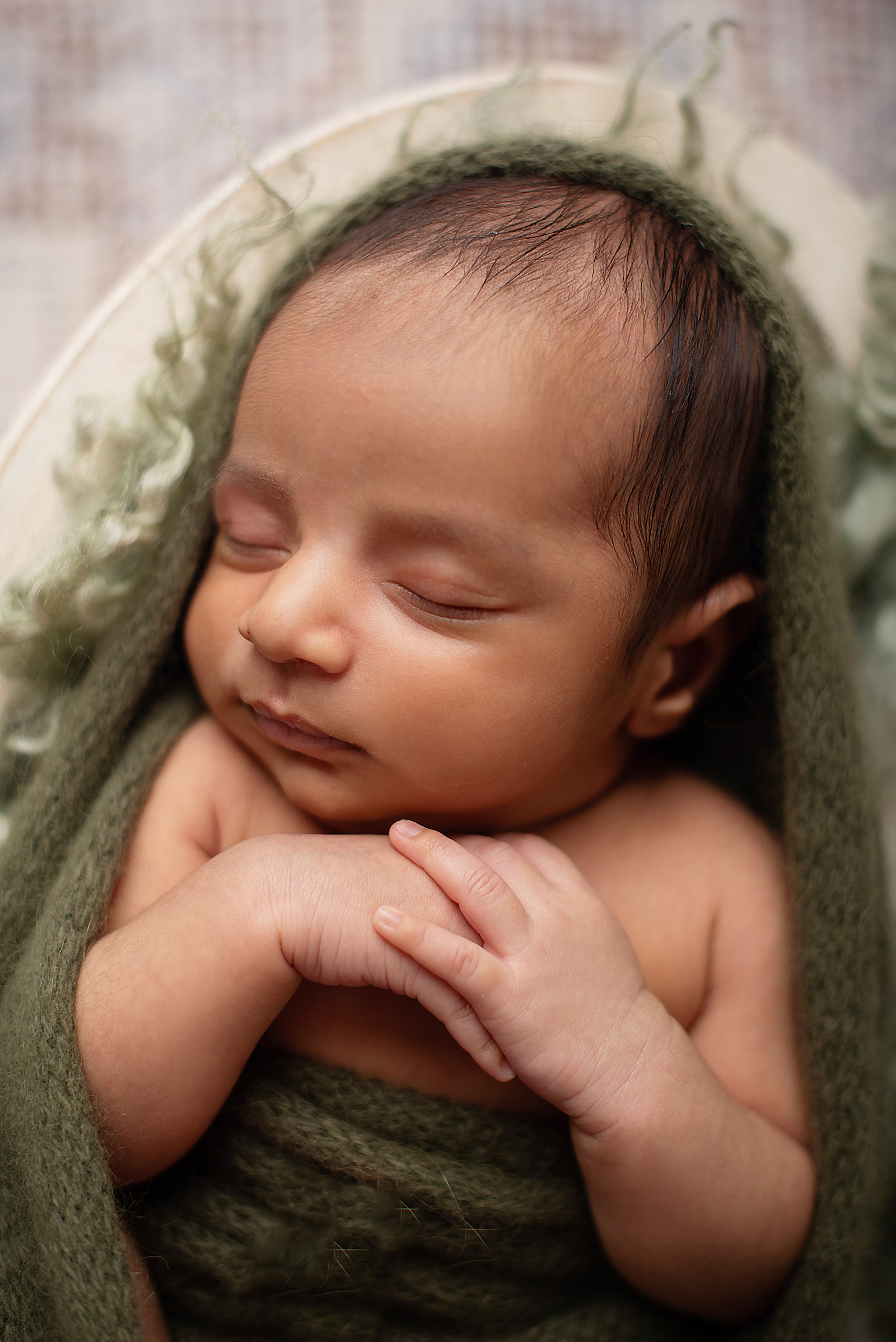 Mr Cute. Newborn, pregnancy, family photographer in New Jersey