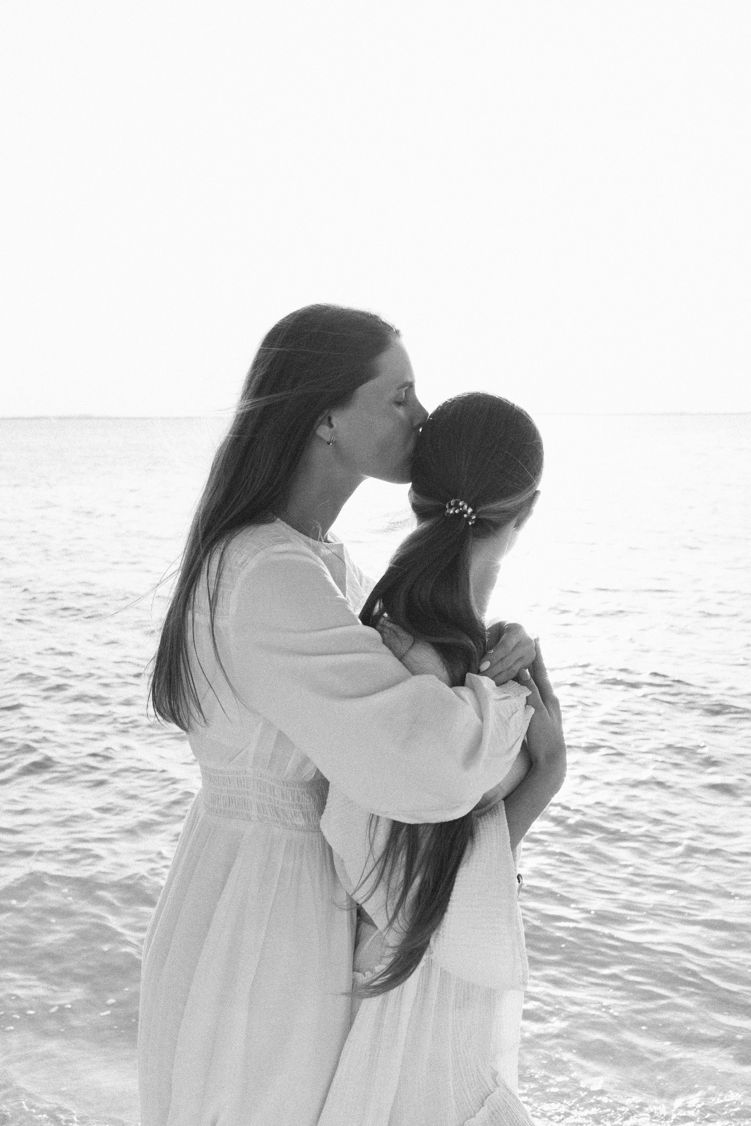 Ksenya’s Family at Hudayriyat island. Professional Photographer Abu Dhabi, Dubai — Yulia Ismoilova | 2025