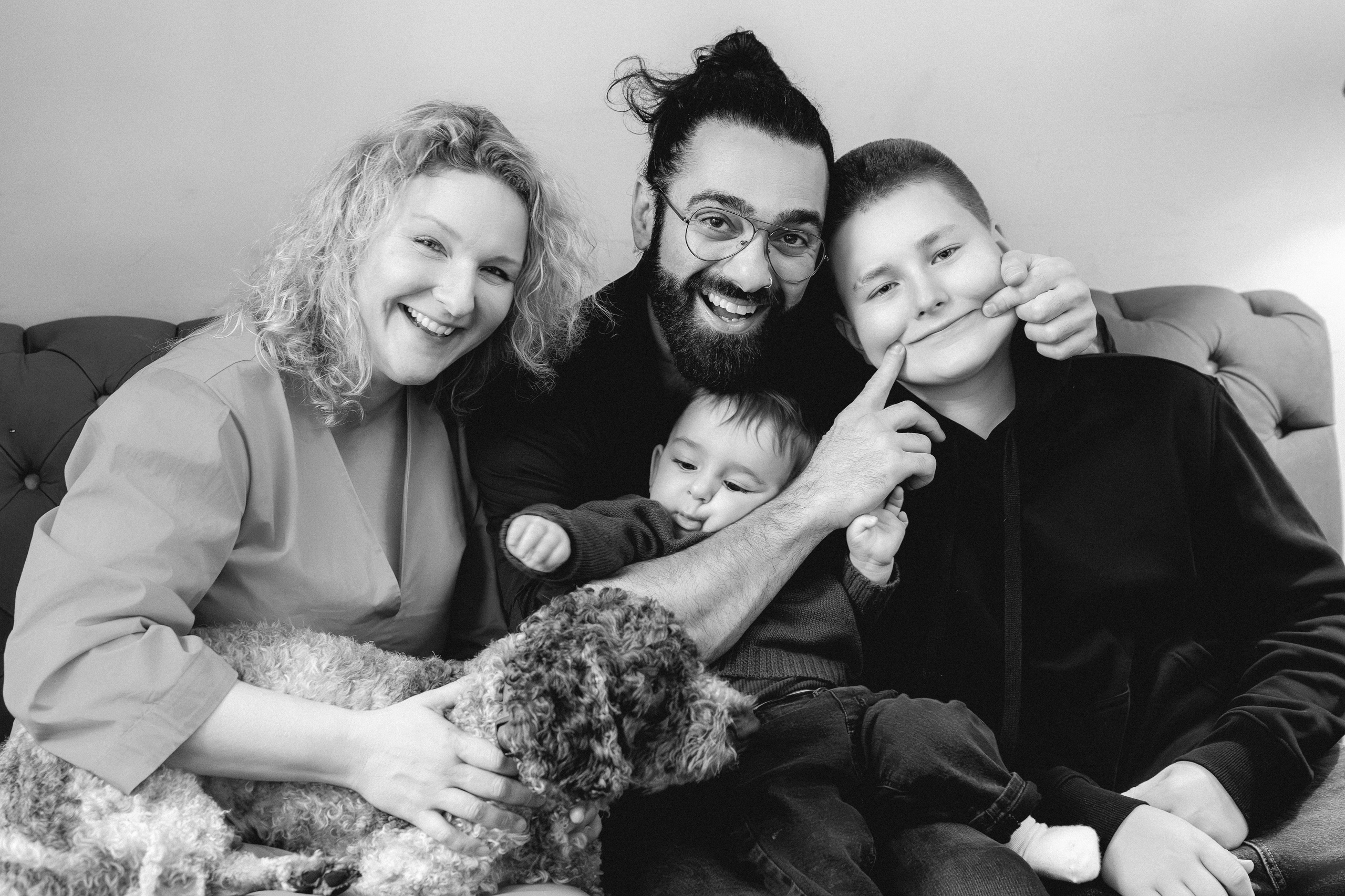 Family photoshoot in Vilnius. Framed by Evelina | Destination Wedding Photographer from Lithuania | Europe