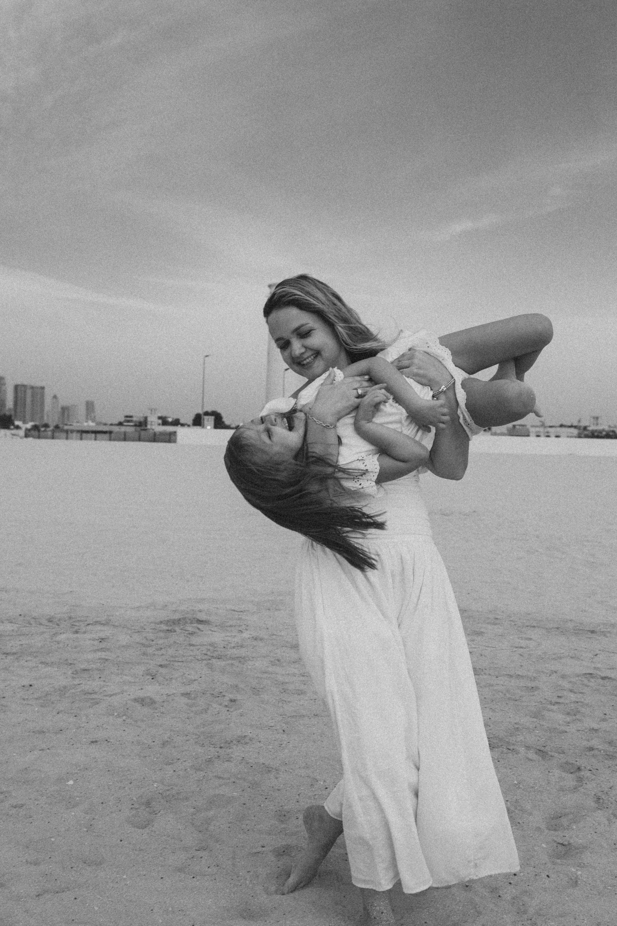 Golden hour family. Birth, Family, Newborn photographer in Dubai| Eliza Baitikova