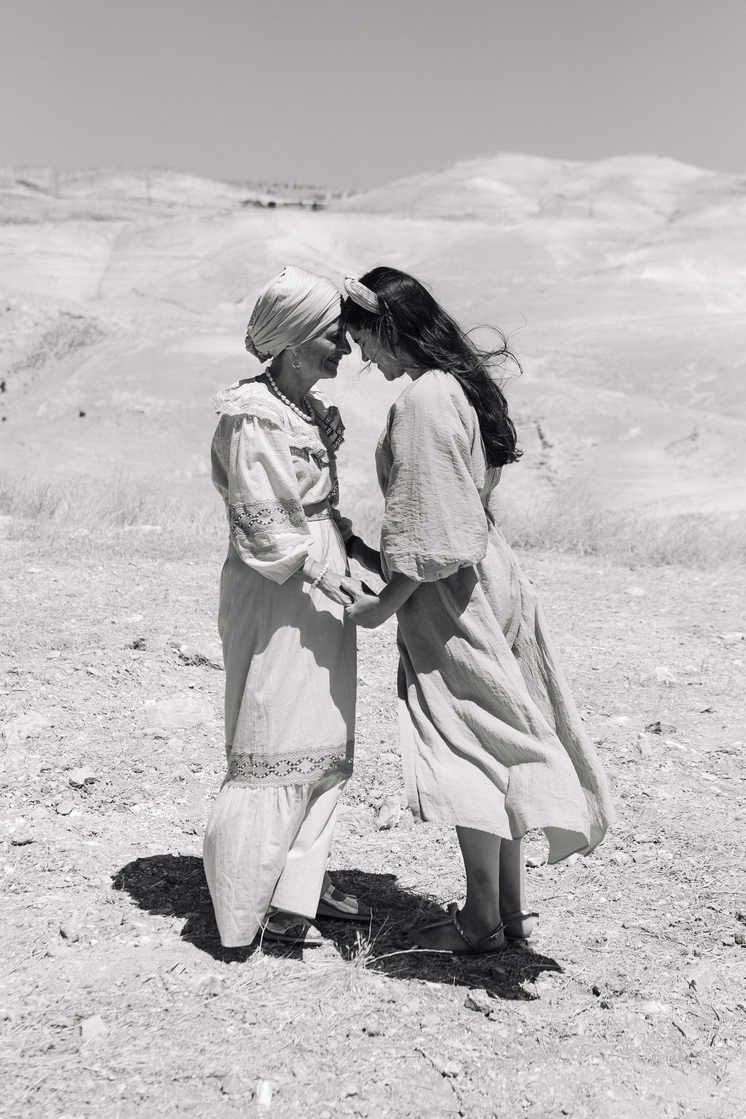 MAALE ADUMIM, HOME PHOTO SESSION + DESERT. Https://shi-photo.com/