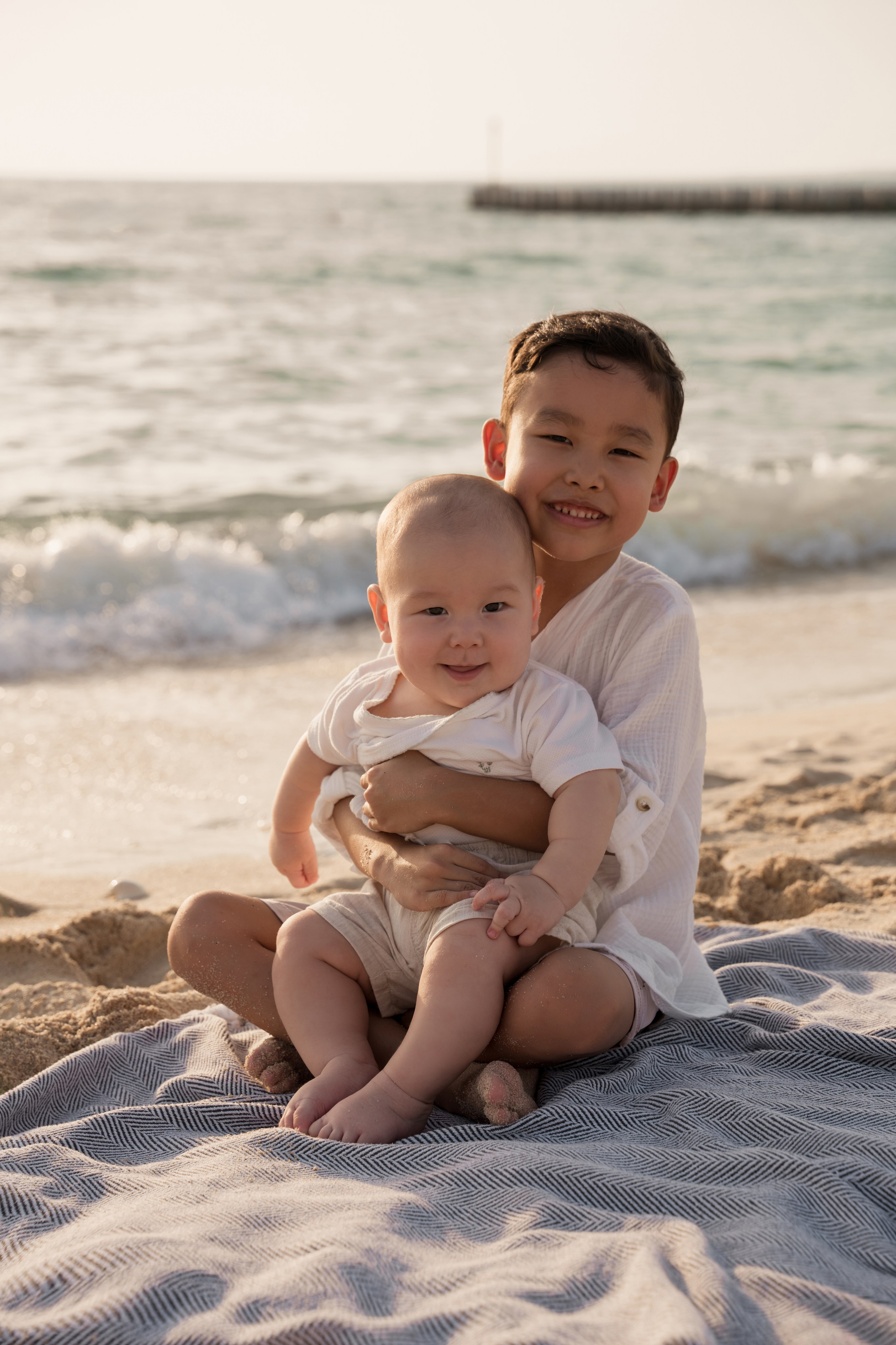 Waves and sun. Angela Iakovleva — Family Photographer in Dubai