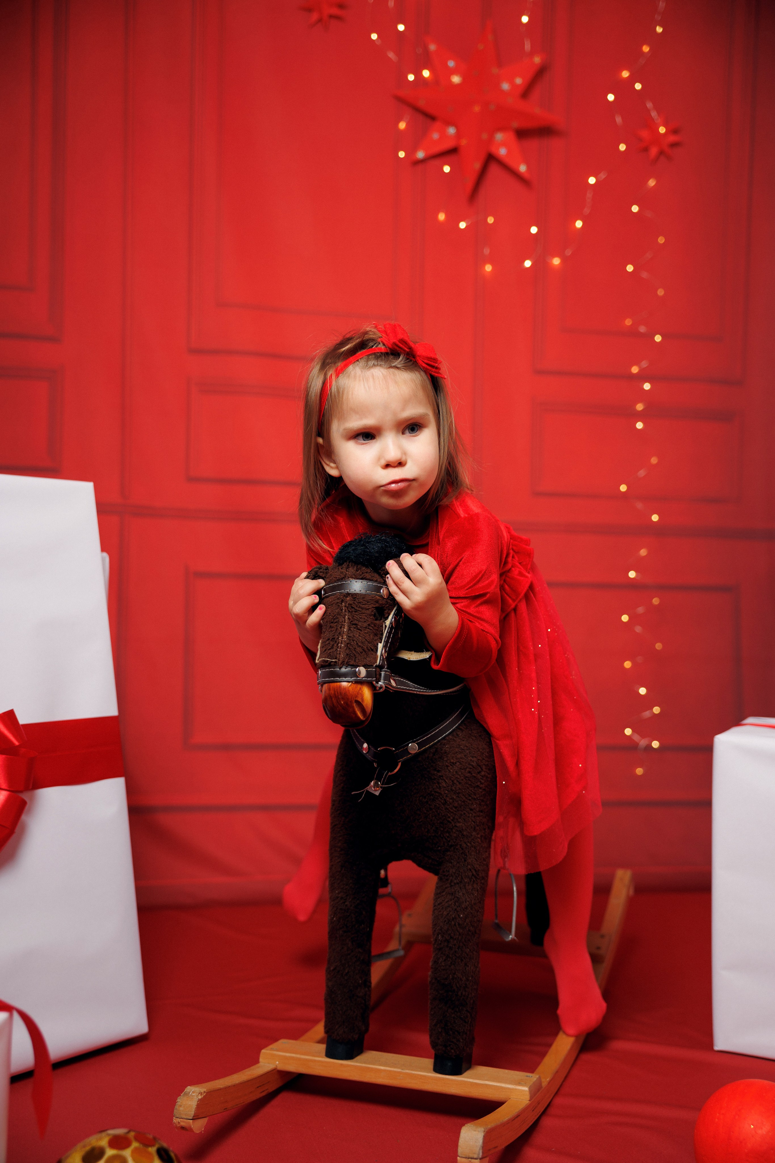 Sesja świąteczna Szczecin | Mini sesje świąteczne Szczecin | Mini sesje świąteczne | Sesja świąteczna w studio | Sesja świąteczna rodzinna cena | Mini sesja rodzinna Szczecin| Sesje świąteczne rodzinne | Sesja zdjęciowa • świąteczna sesja zdjęciowa • minimalistyczne aranżacje • zdjęcia lifestylowe • rodzinne świeta • świąteczny czas • voucher • prezent • fotografia rodzinna