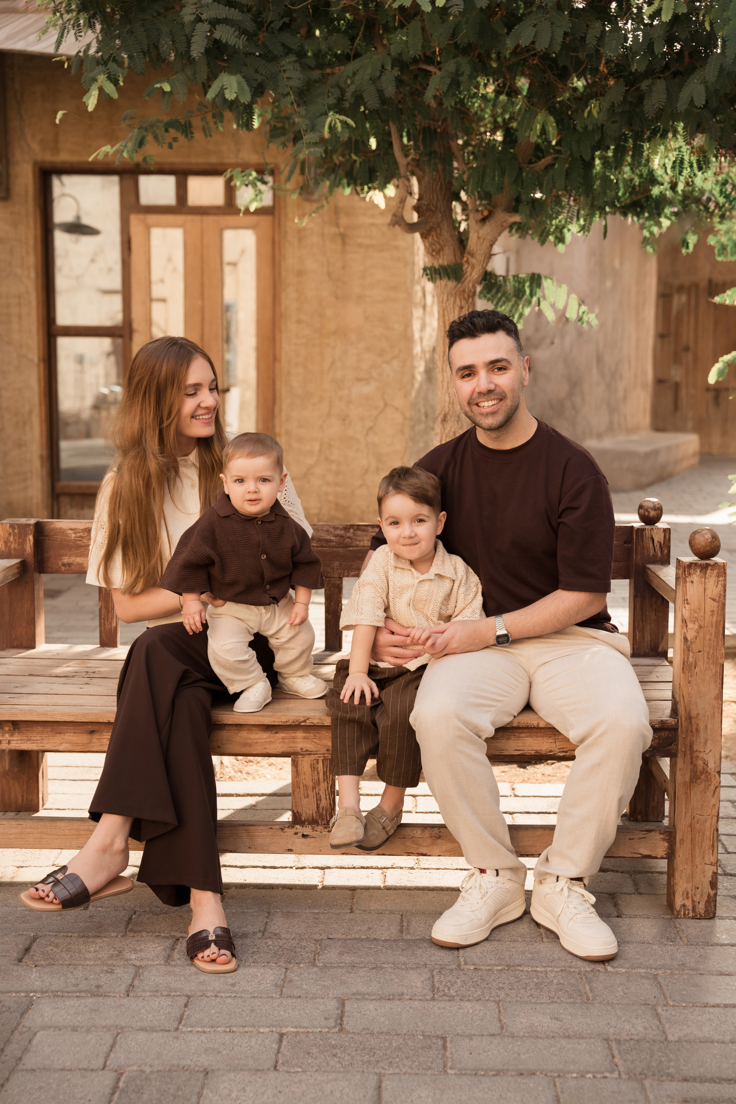 Old Town walk. Angela Iakovleva — Family Photographer in Dubai