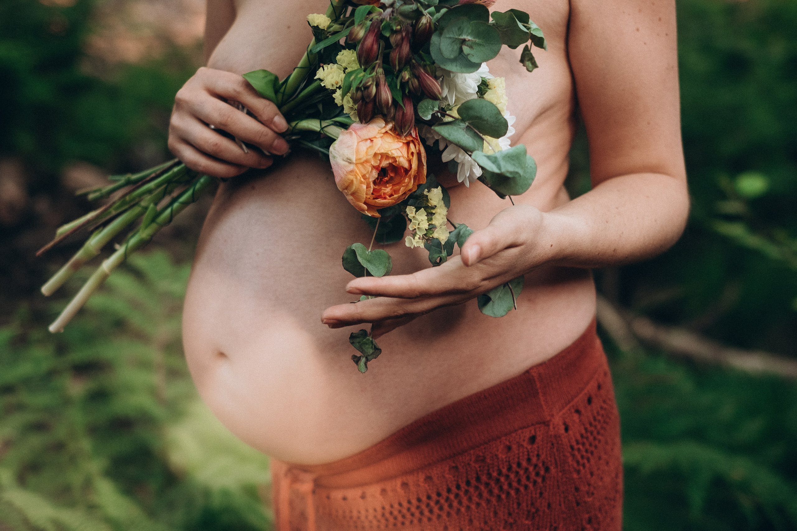 Maternity Photoshoot in Portugal — Artistic Pregnancy Session