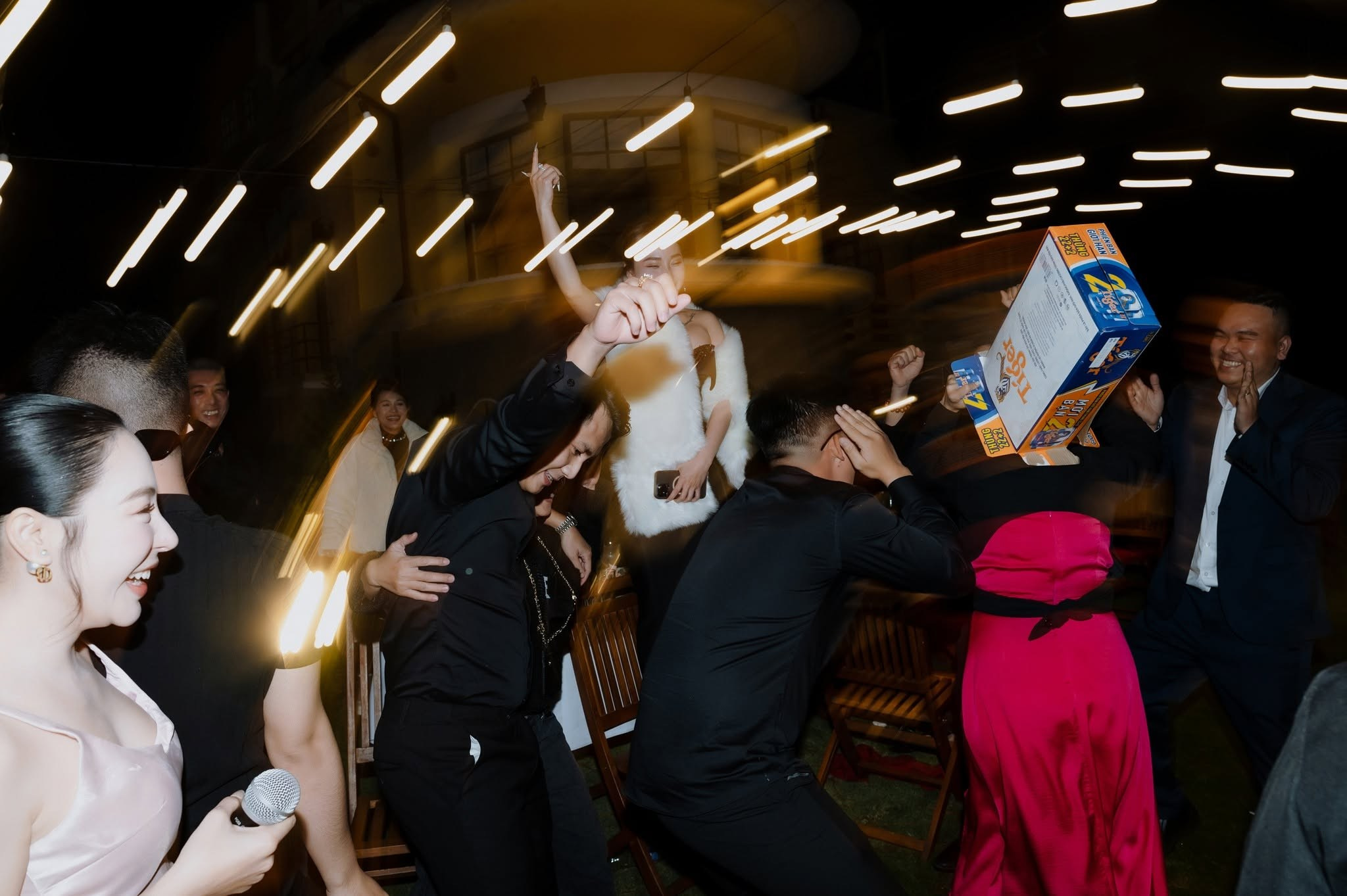𝐃𝐄𝐍𝐍𝐈𝐒 ⓐⓝⓓ 𝐓𝐈𝐍𝐘/Destination Wedding. Nhiếp ảnh gia đám cưới hàng đầu tại Thành Phố Hồ Chí Minh