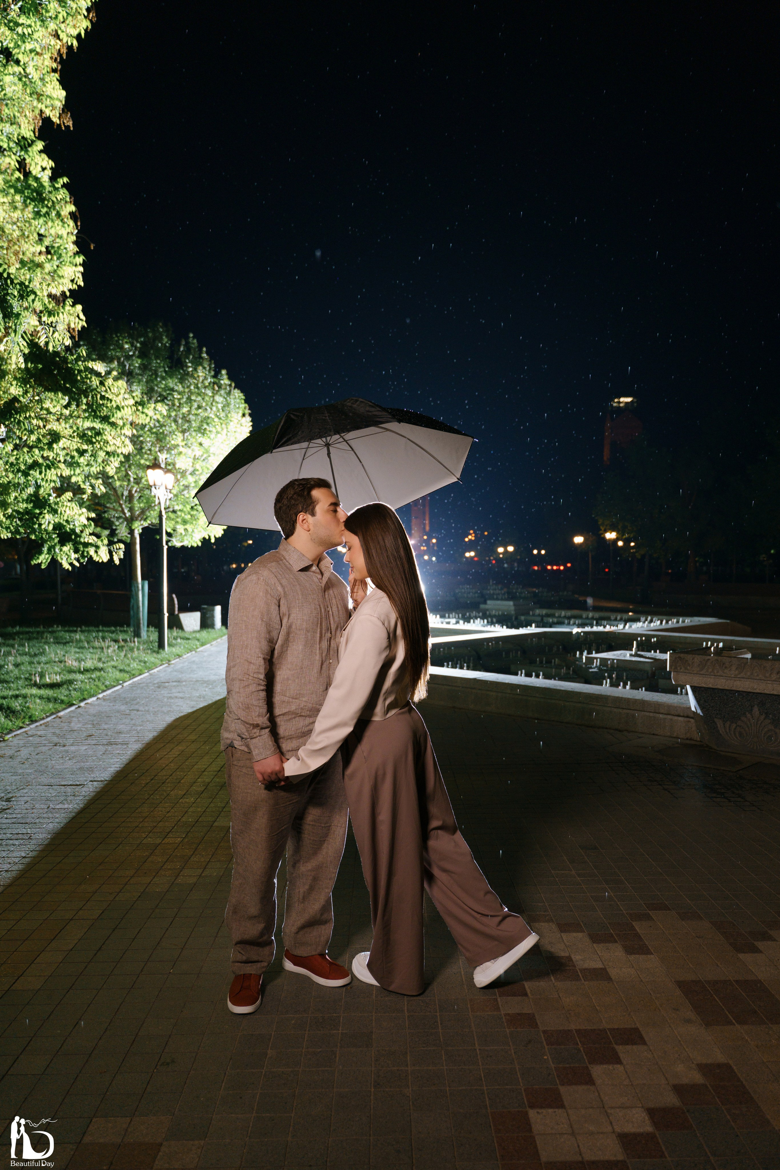 SHOOT NIGHT CITY. Weeding photographer Martun