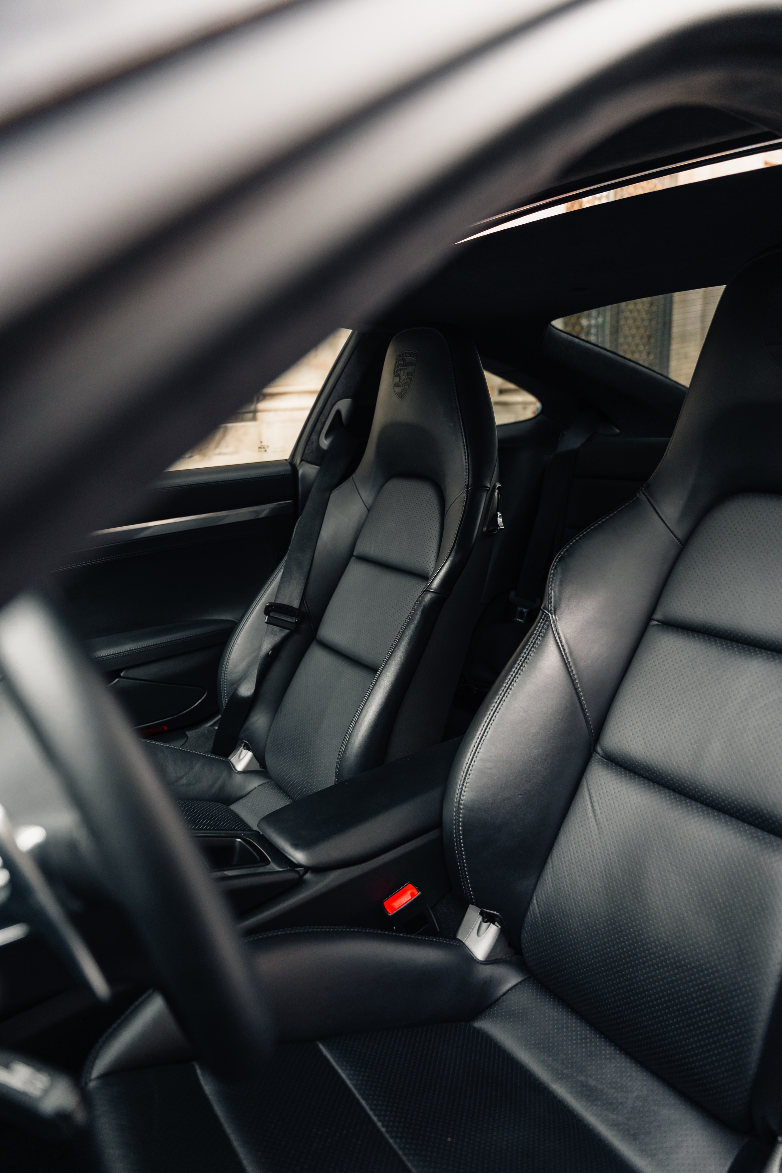 Porsche 991 Carrera 4. Photographer in Paris — Vitalii Motruk