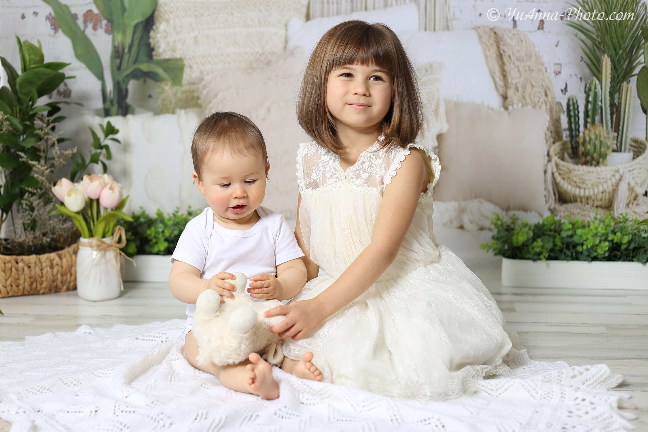 STUDIO Photoshoot. YuAnna studio. Family & Kids Photographer in Seattle area, located in
